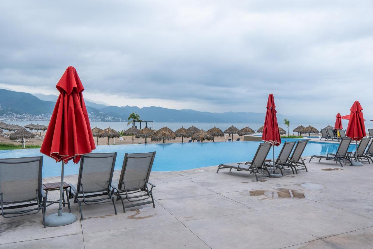 Apartment Ocean Front Sleeps 4 Adults-grand Venetian T3000-1606