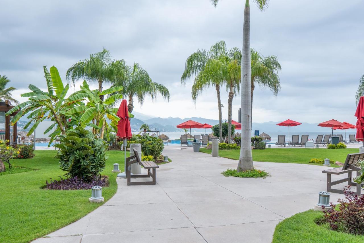 Ocean Front Sleeps 4 Adults-grand Venetian T3000-1606 Apartment *