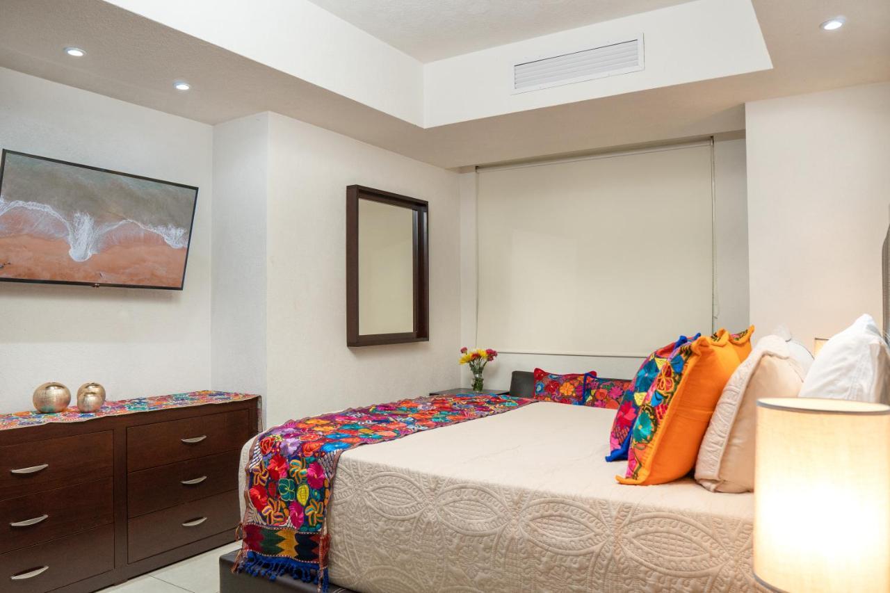 Ocean Front Sleeps 4 Adults-grand Venetian T3000-1606 Apartment