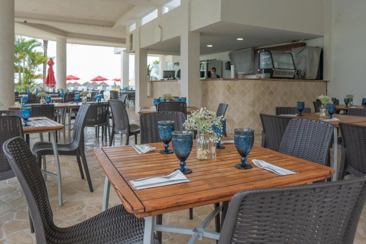 Ocean Front Sleeps 4 Adults-grand Venetian T3000-1606 Apartment Puerto Vallarta