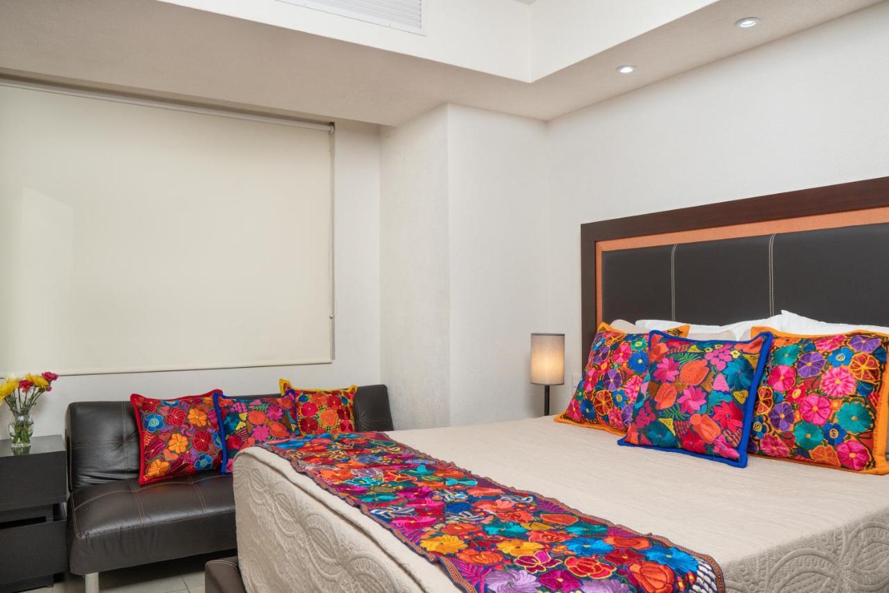 Apartment Ocean Front Sleeps 4 Adults-grand Venetian T3000-1606