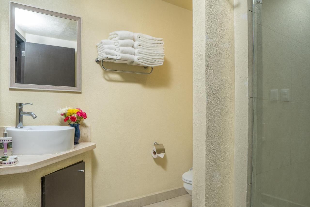 Ocean Front Sleeps 4 Adults-grand Venetian T3000-1606 Puerto Vallarta