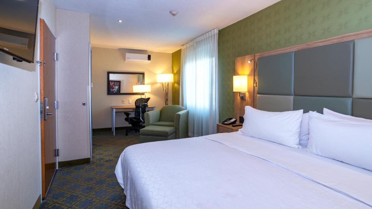 Express & By Ihg 3*