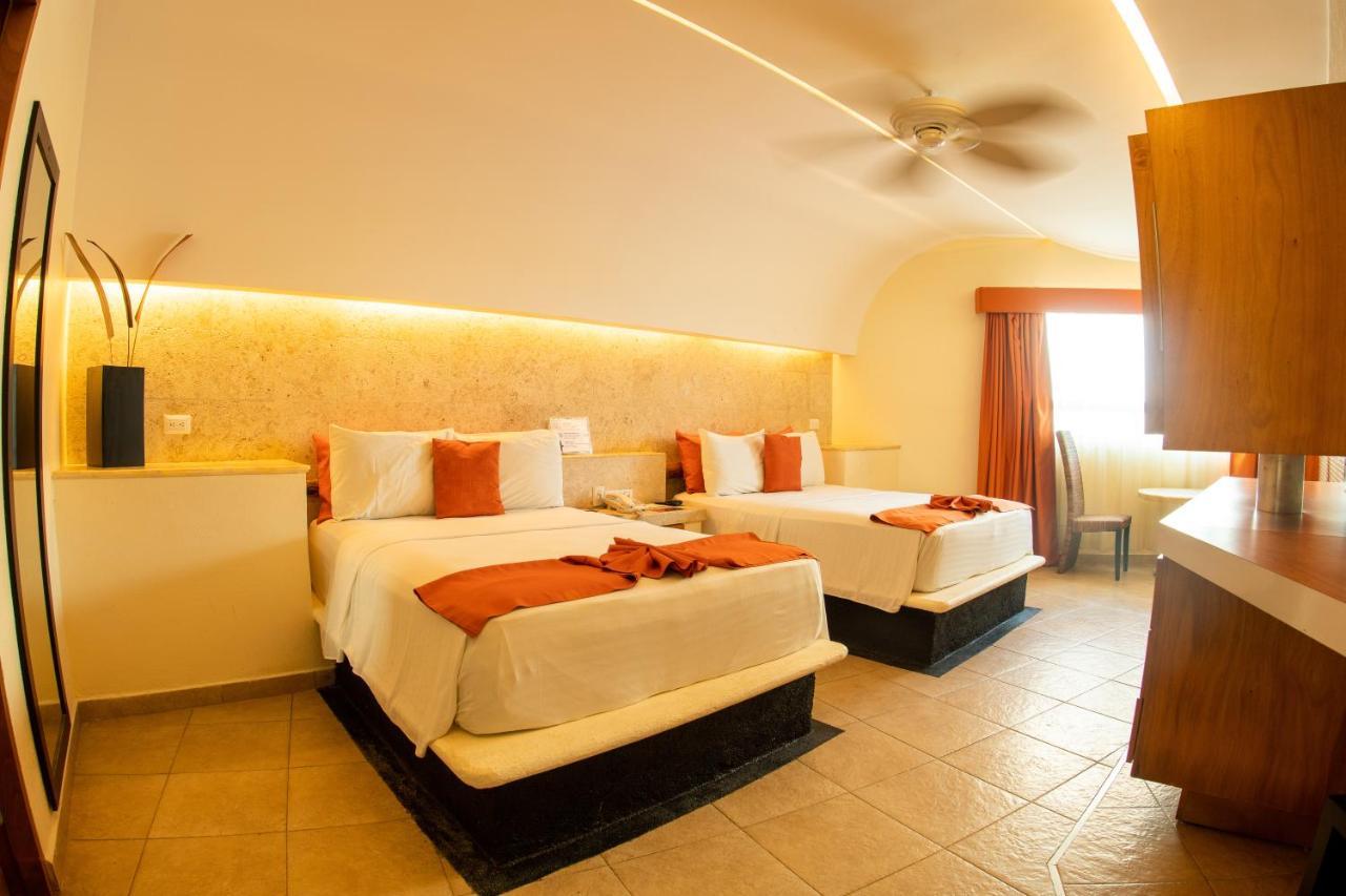 Artisan Playa Esmeralda Family Hotel