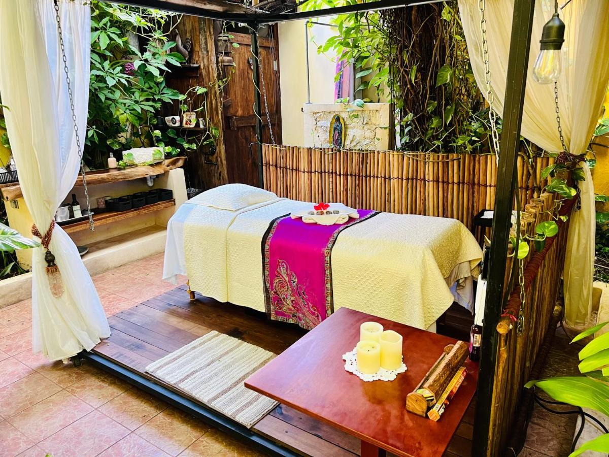 Hacienda Boutique And Solo Adultos Bed & Breakfast