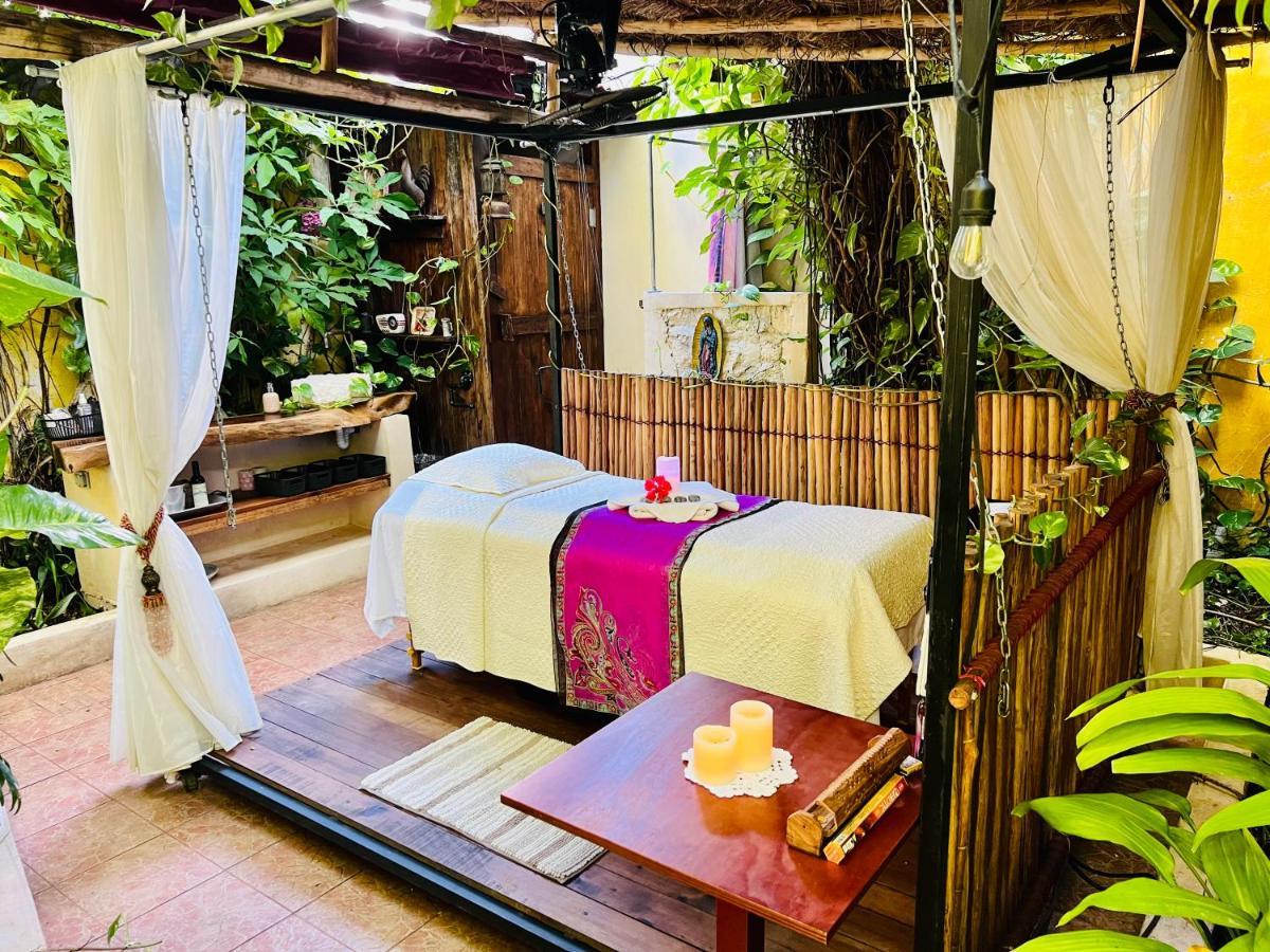 Hacienda Boutique And Solo Adultos Bed & Breakfast *