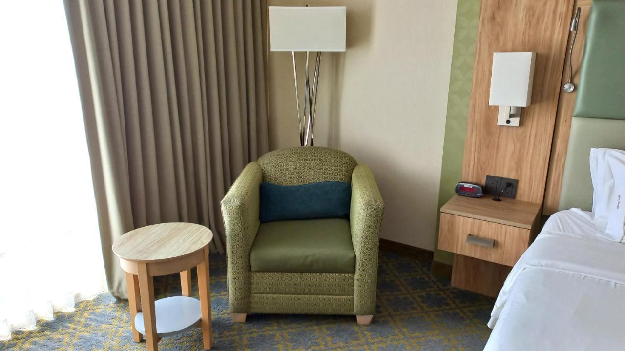 Express & By Ihg