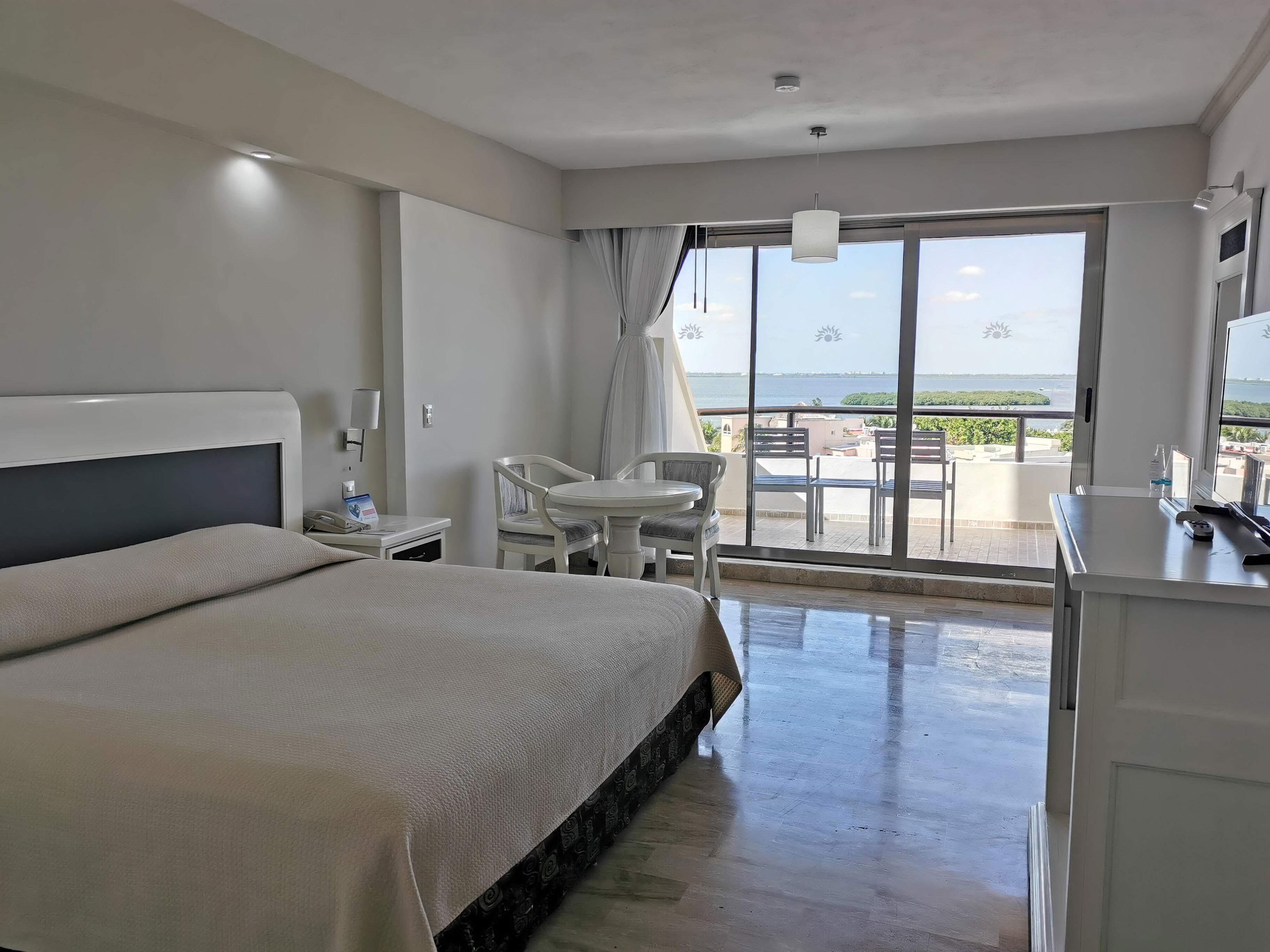Golden Parnassus & (adults Only) Hotel Cancun