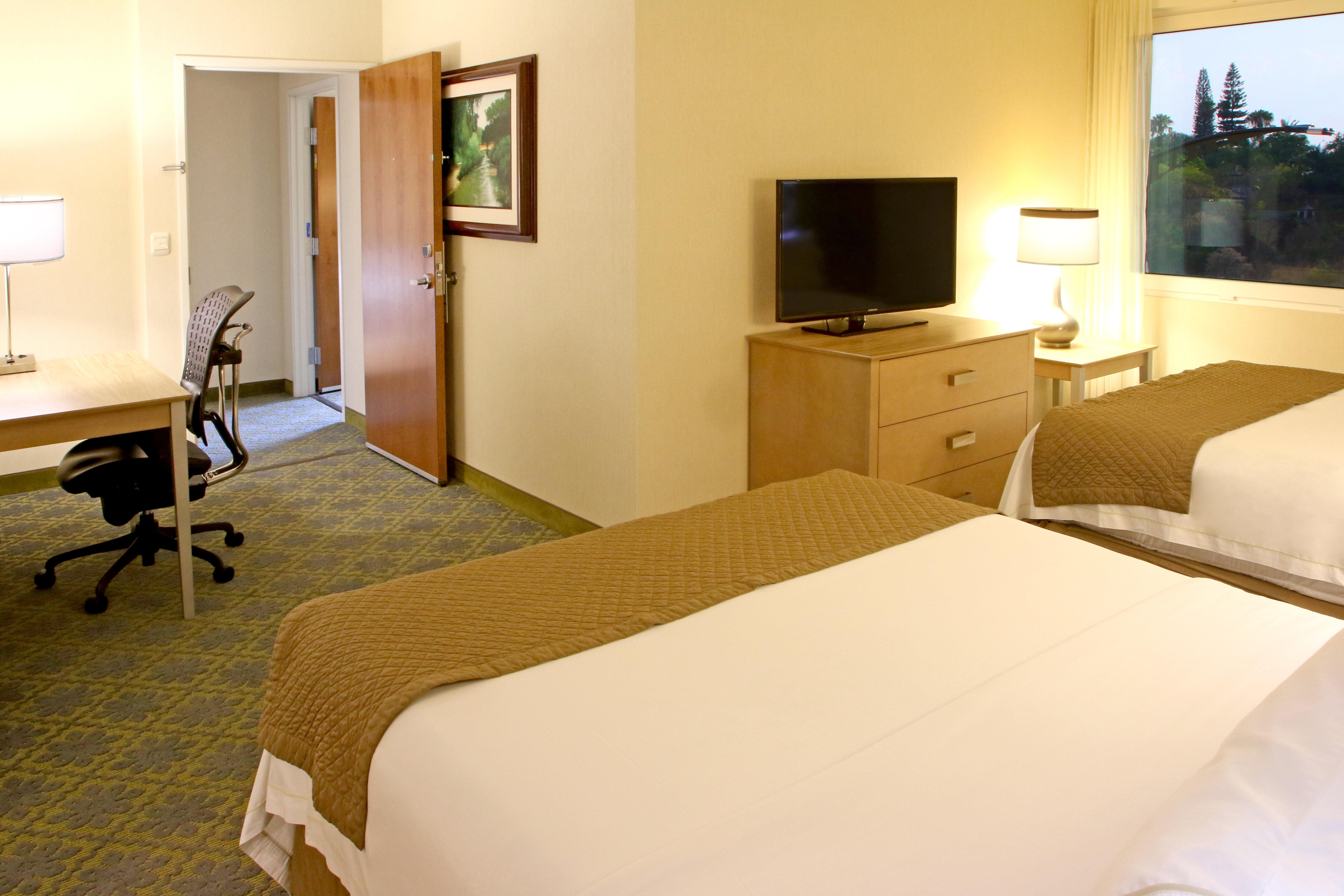 Express & By Ihg