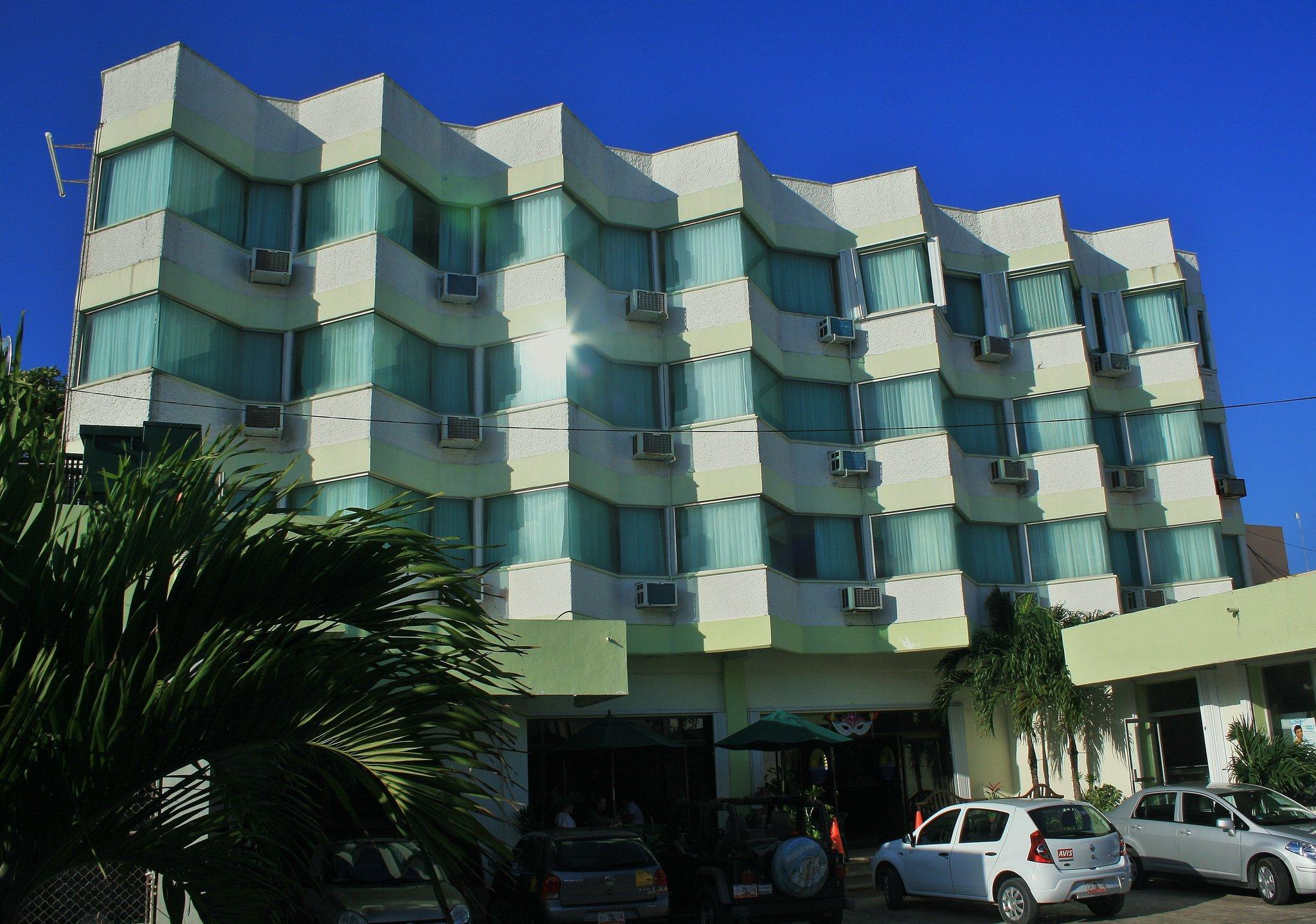 Hotel Plaza 3*