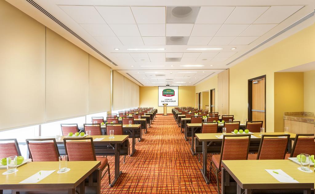 Hotel Courtyard By Marriott At The Poliforum 4*