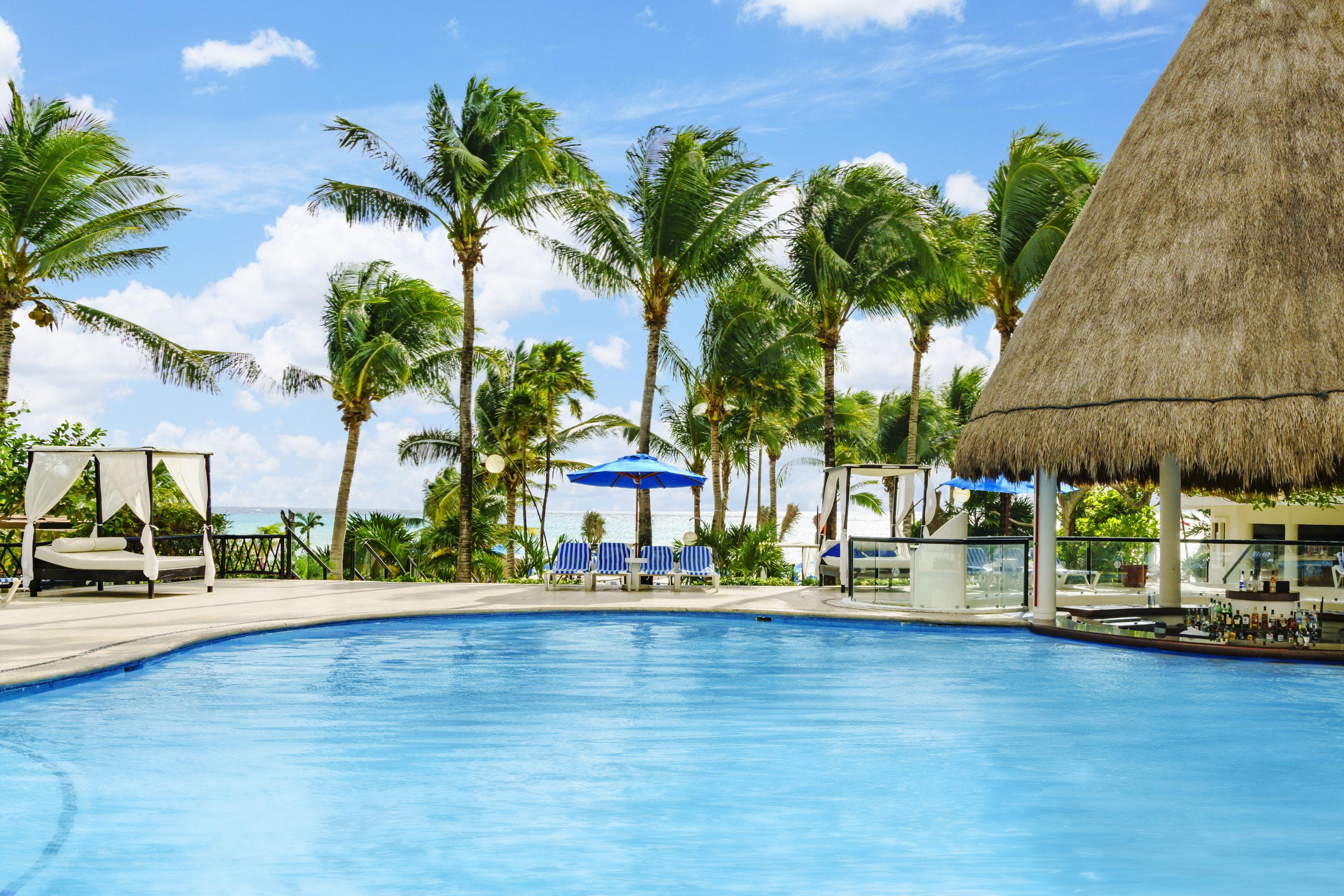 The Reef Playacar & 4*