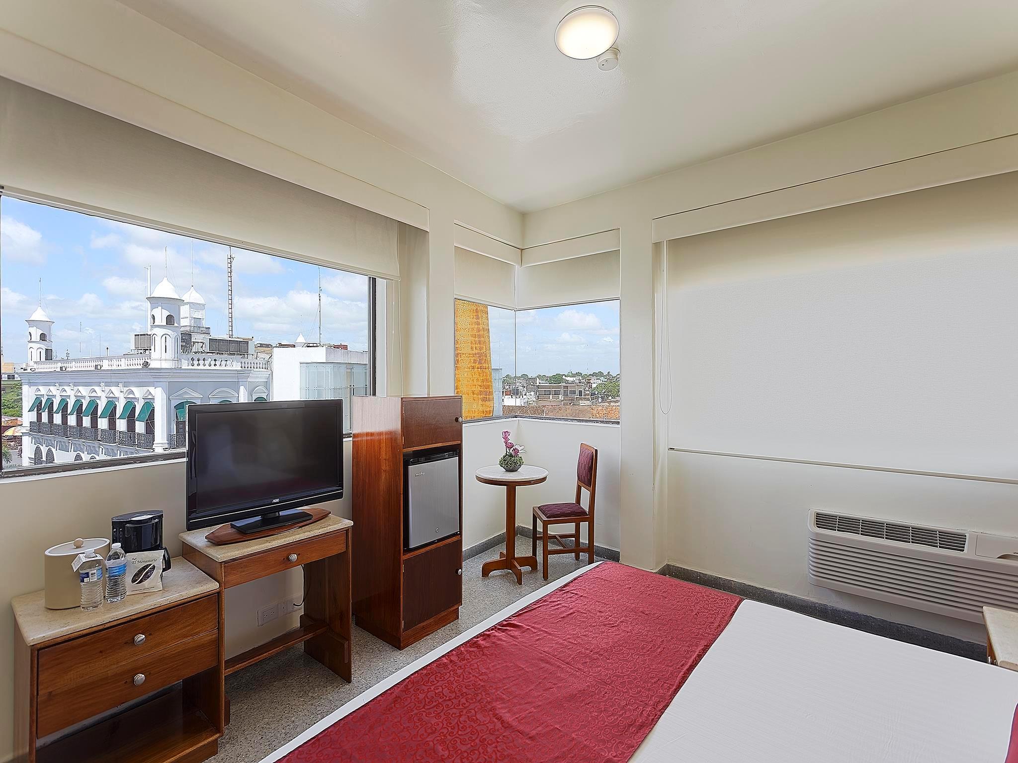 Olmeca Plaza Urban Express Hotel