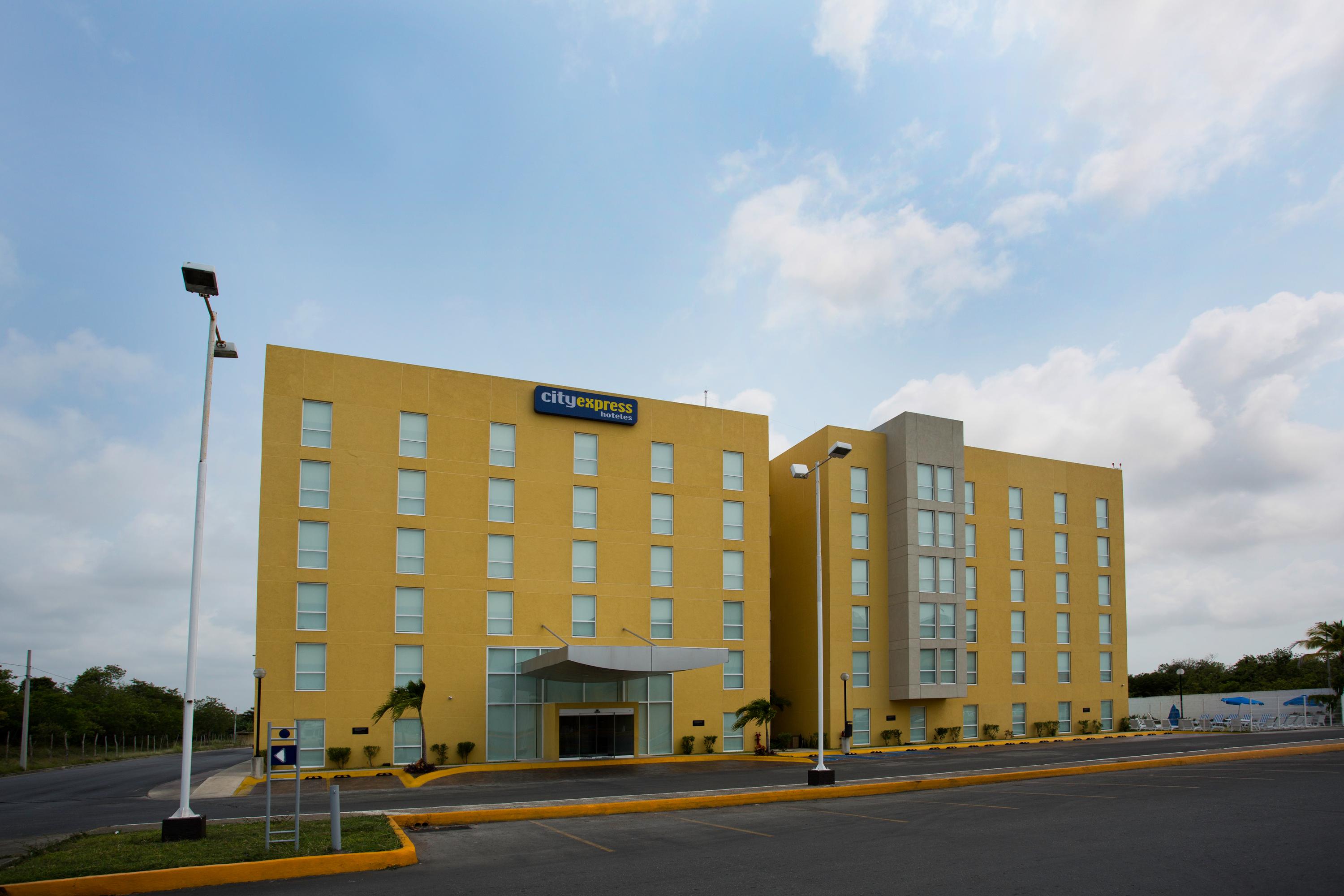 Express By Marriott Hotel 4*