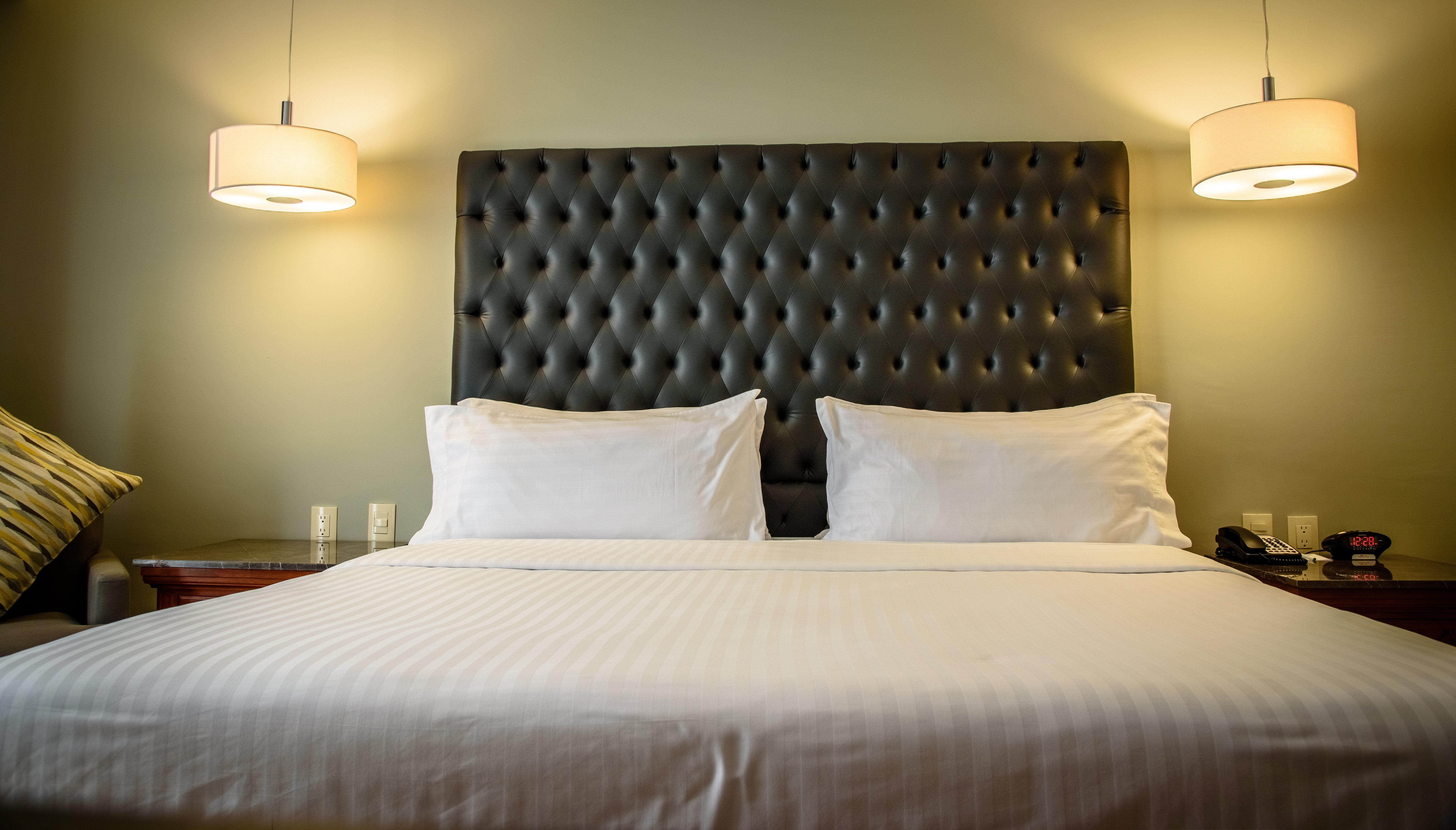 Hotel By Ihg