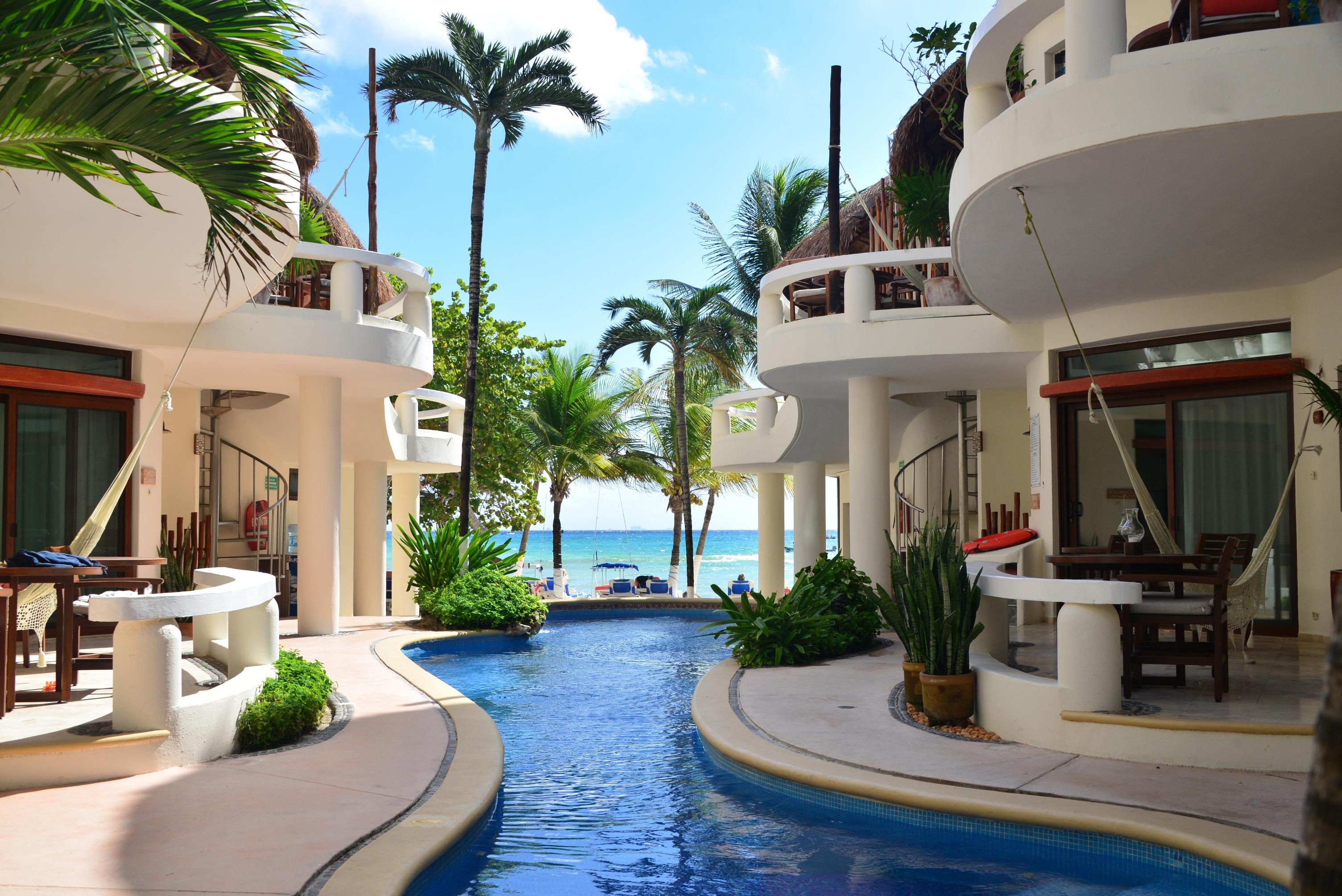 Playa Palms