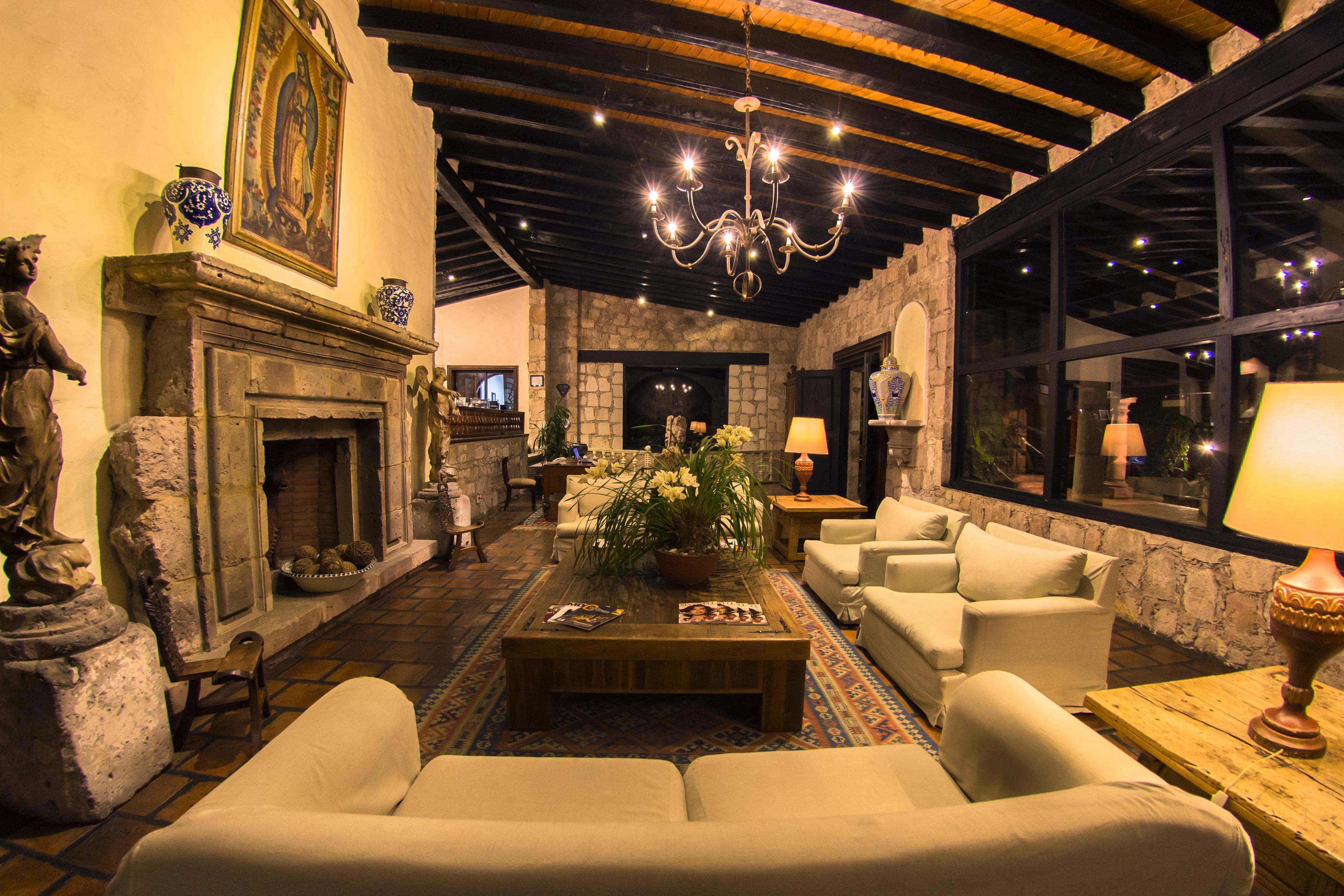 Montana & Hotel Morelia
