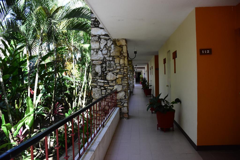 Plaza Palenque