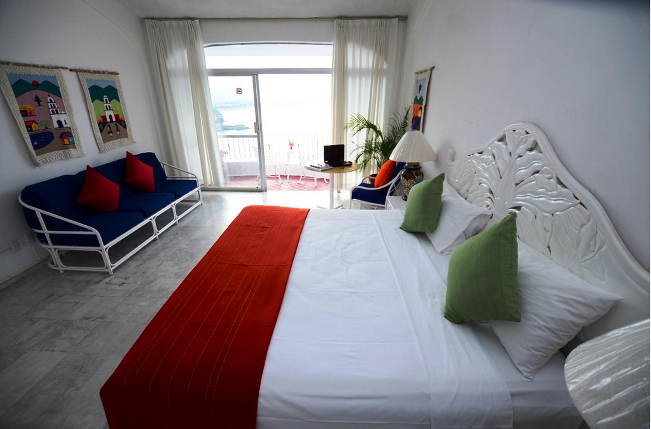 Dolphin Cove Aparthotel 4*