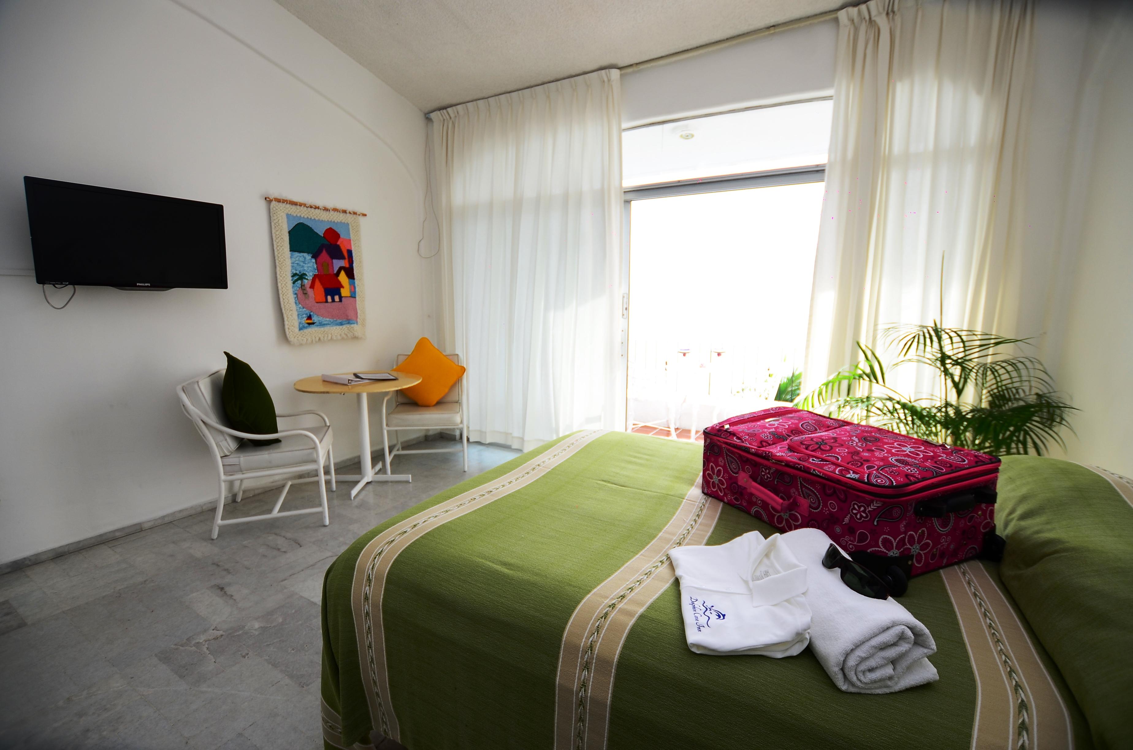 Dolphin Cove Aparthotel 4*