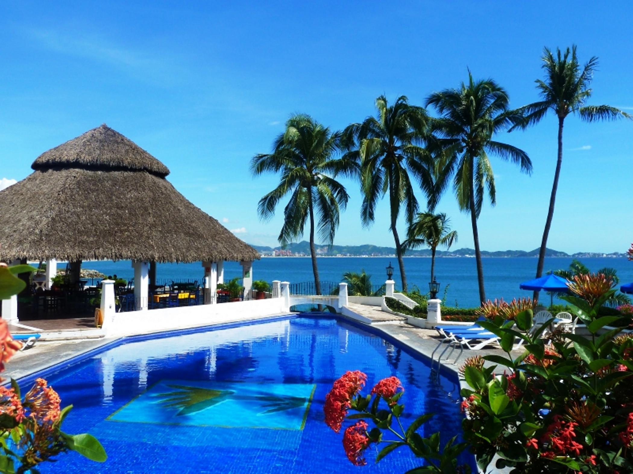 Dolphin Cove Aparthotel