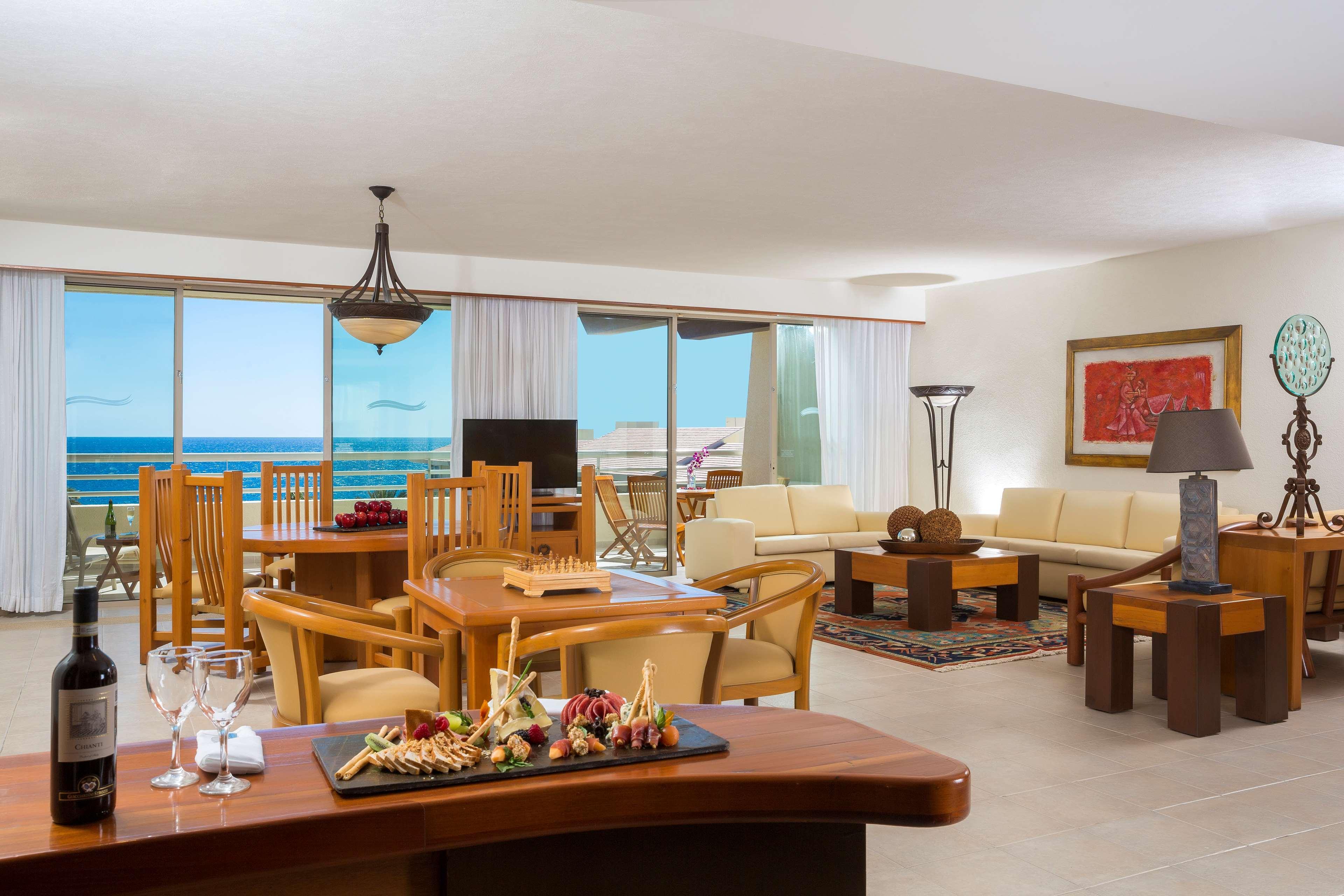 Gr Solaris Lighthouse Resort