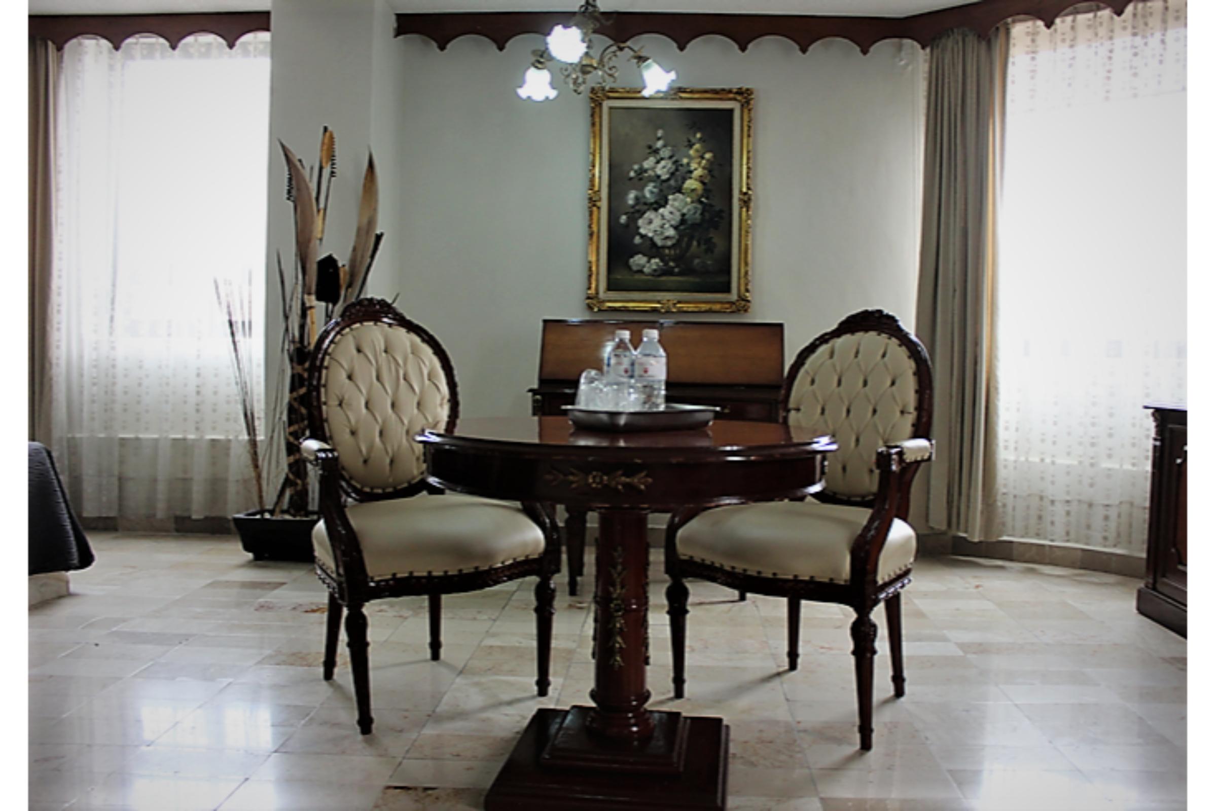 Aristos Hotel