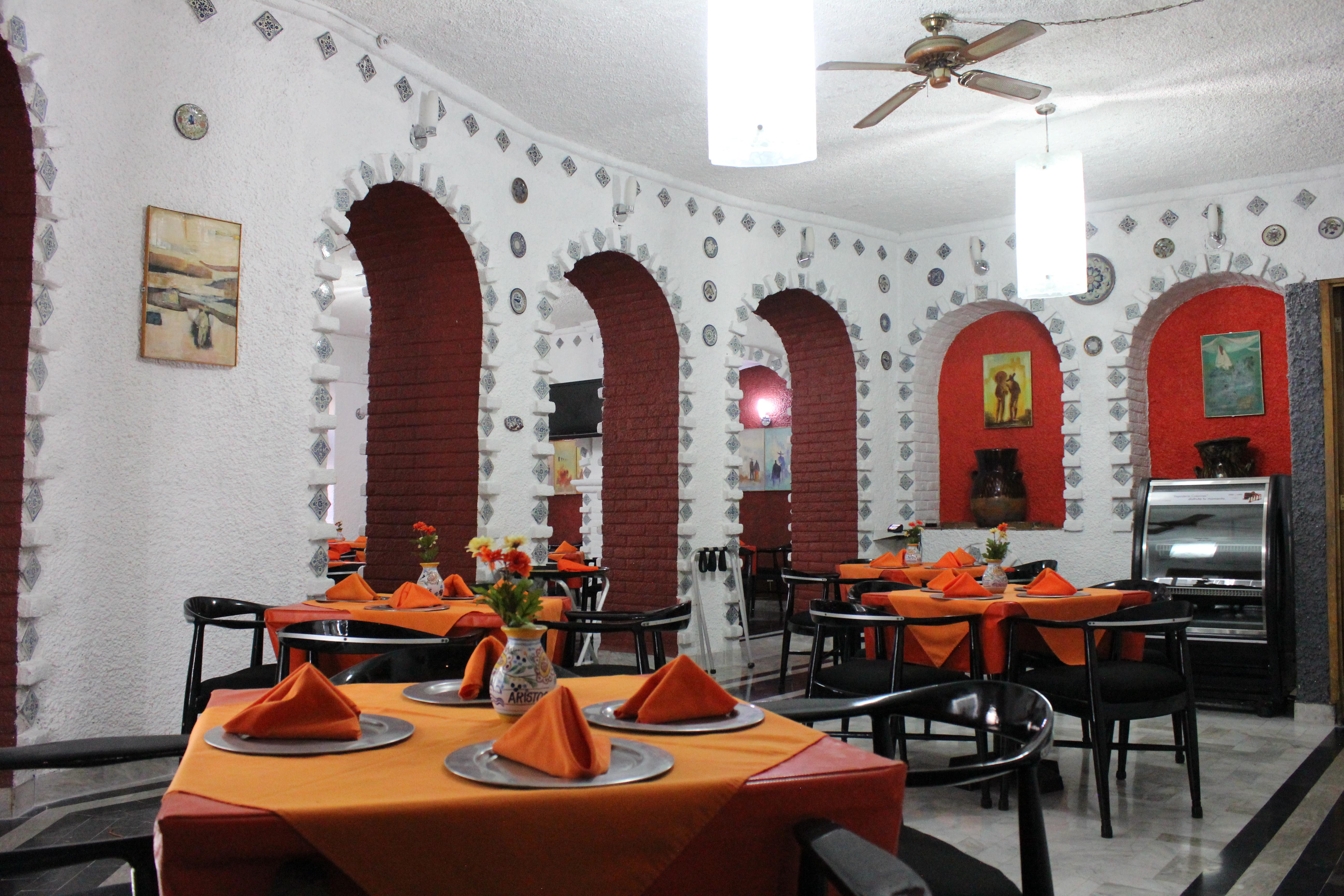 Aristos Hotel