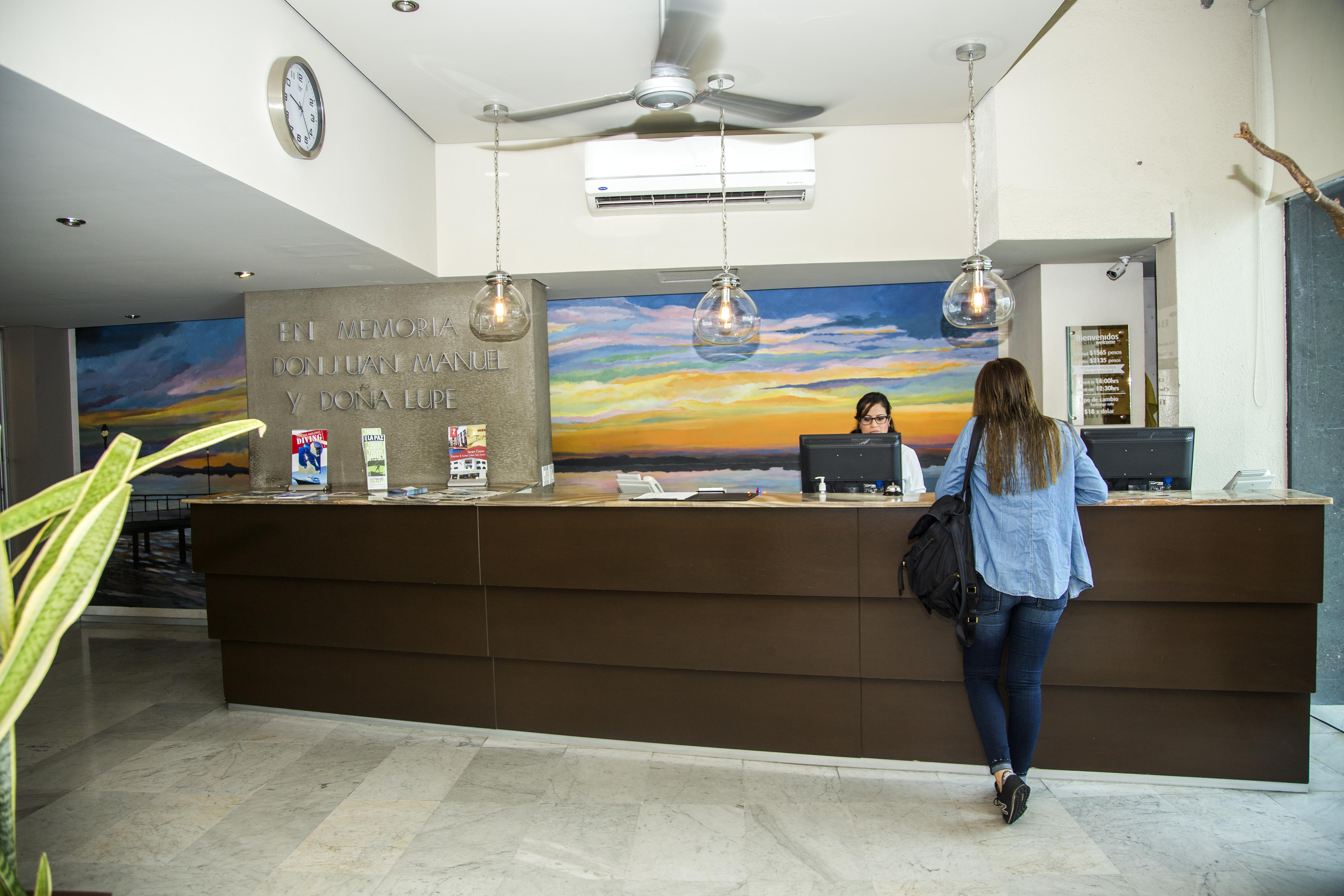 Hotel Seven Crown Malecon