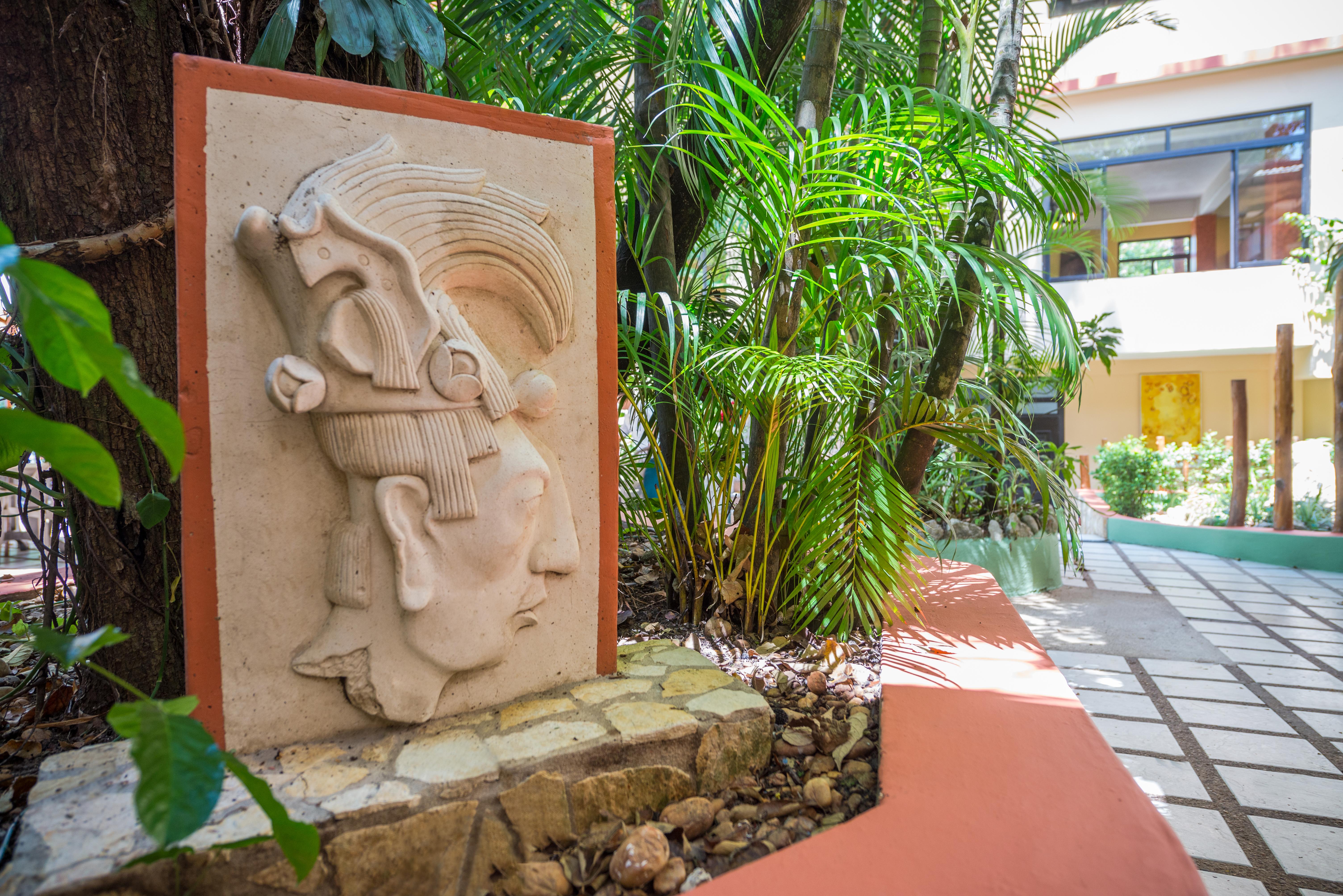 Hotel Maya Tulipanes 4*