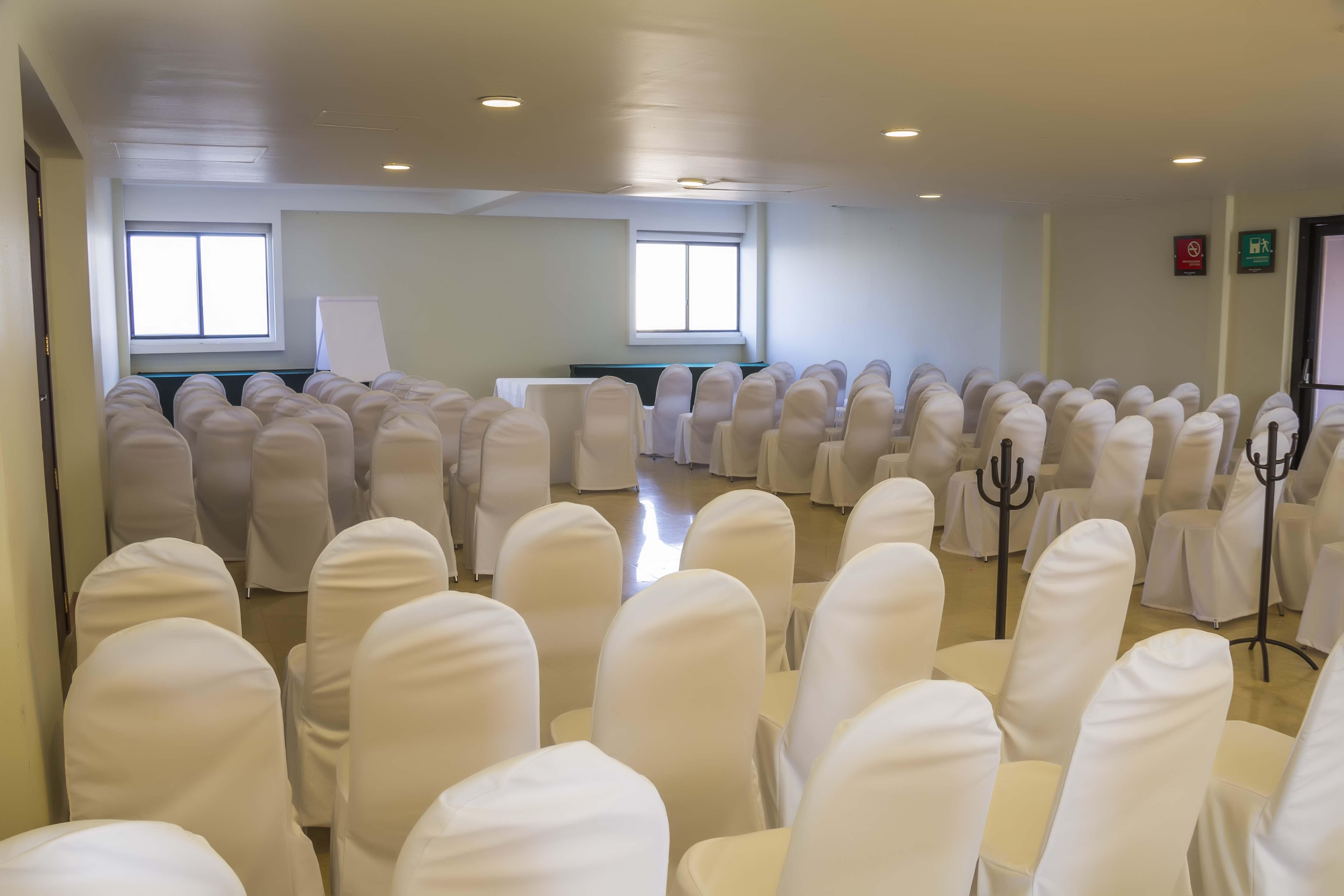 Imperio De Angeles Executive Poliforum Hotel