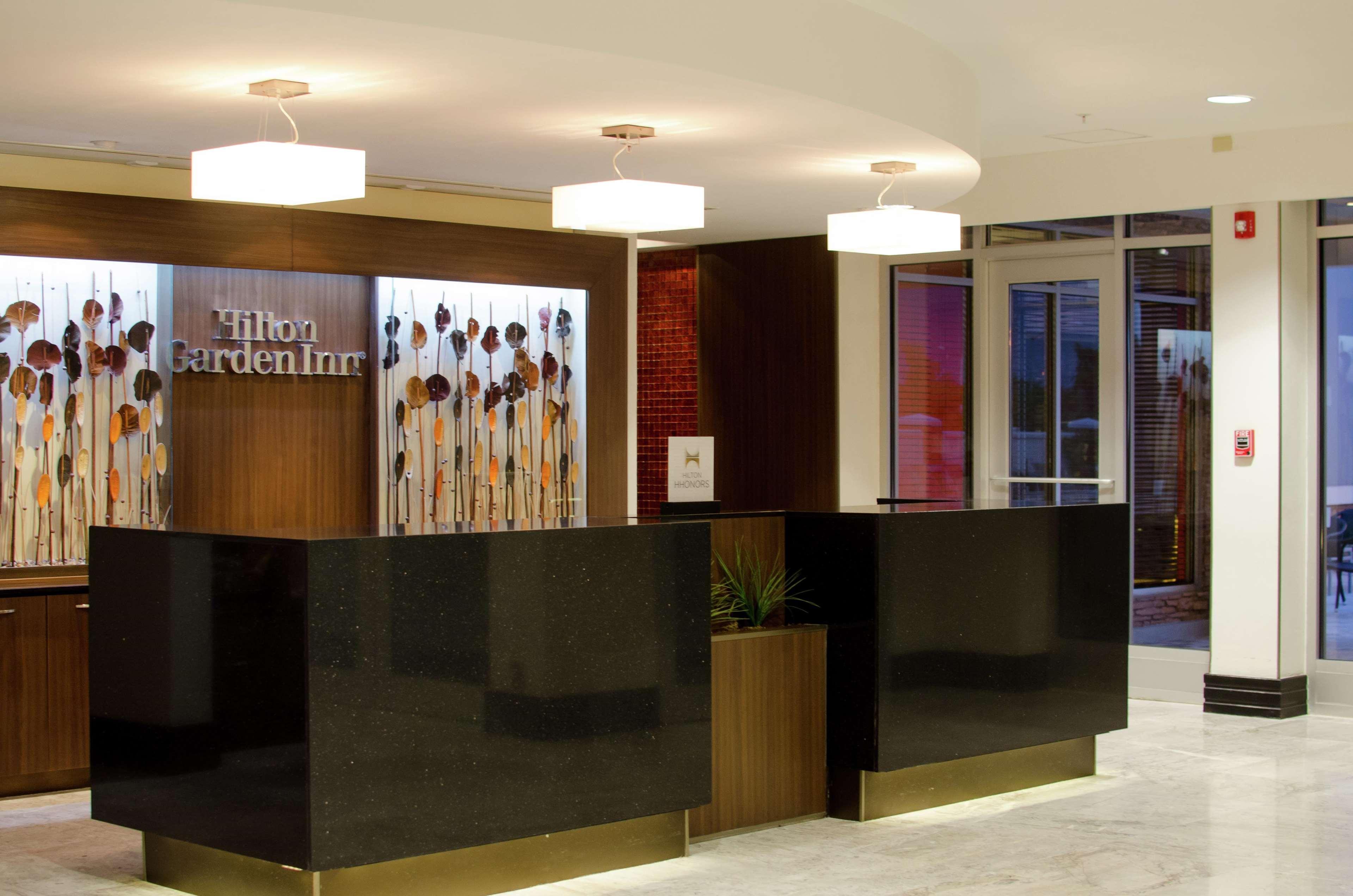 Hilton Garden Hotel 3*