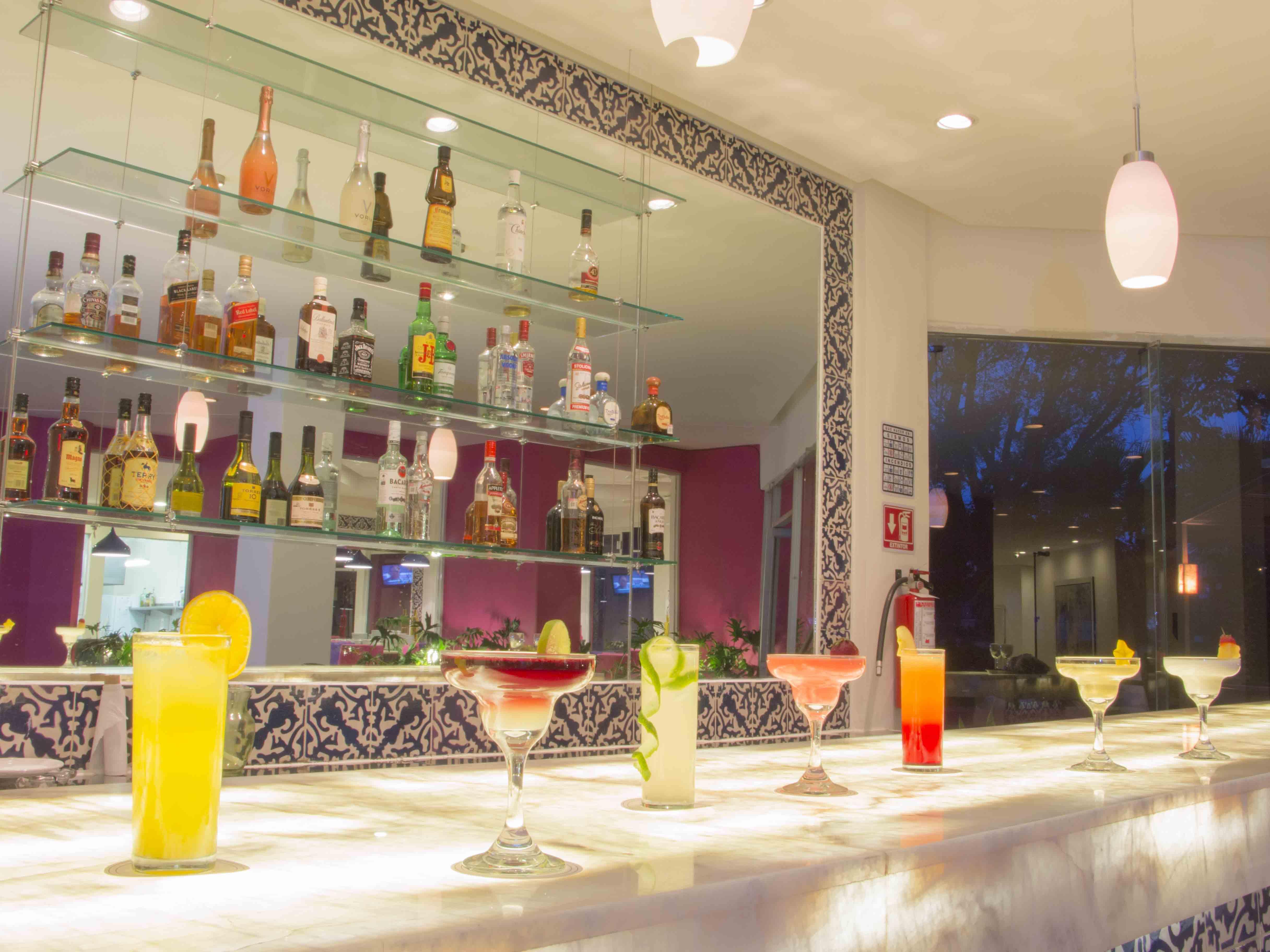 Hotel Real De 4*