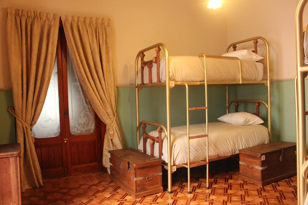 Hostel Leonora *