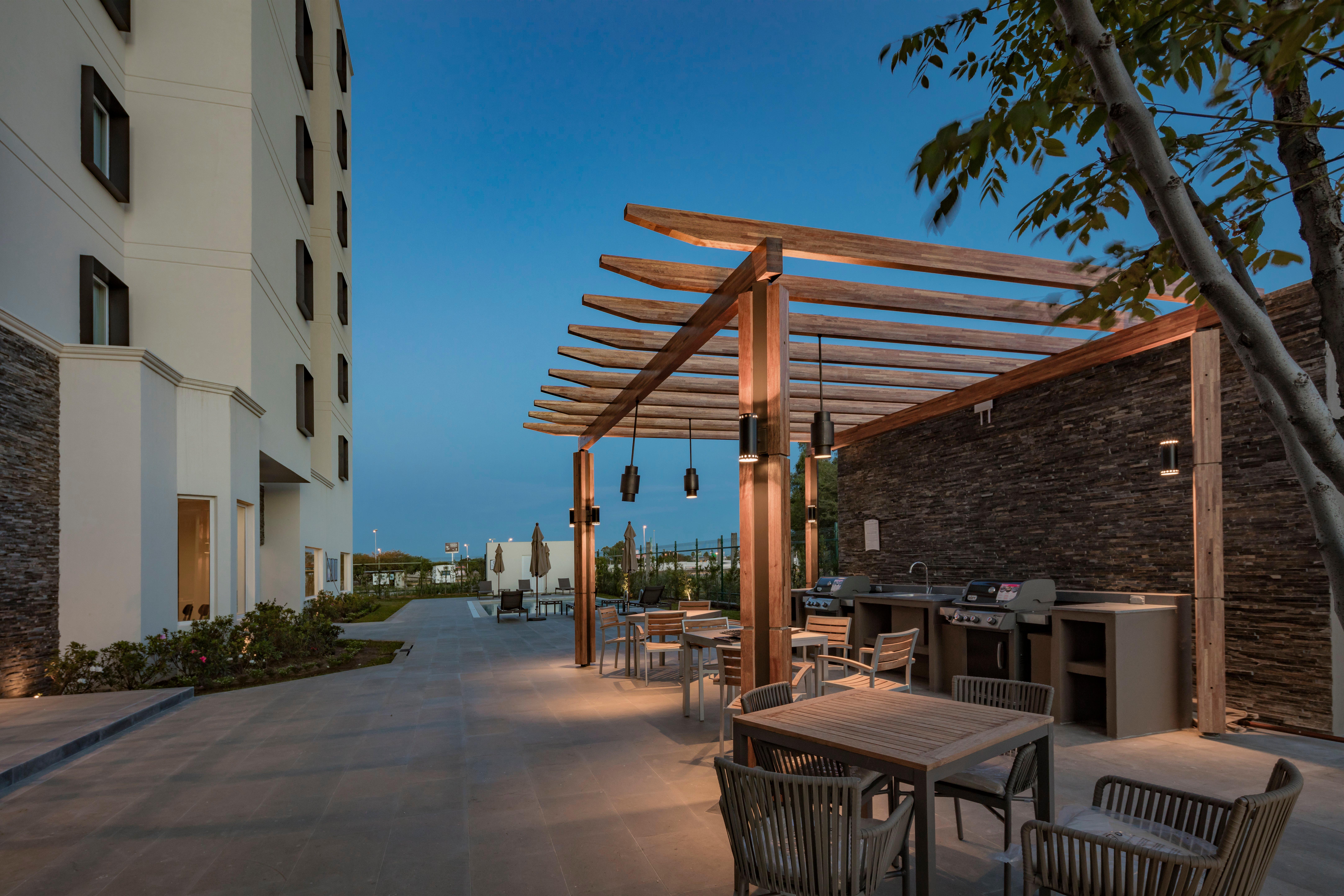 Staybridge - By Ihg Hotel