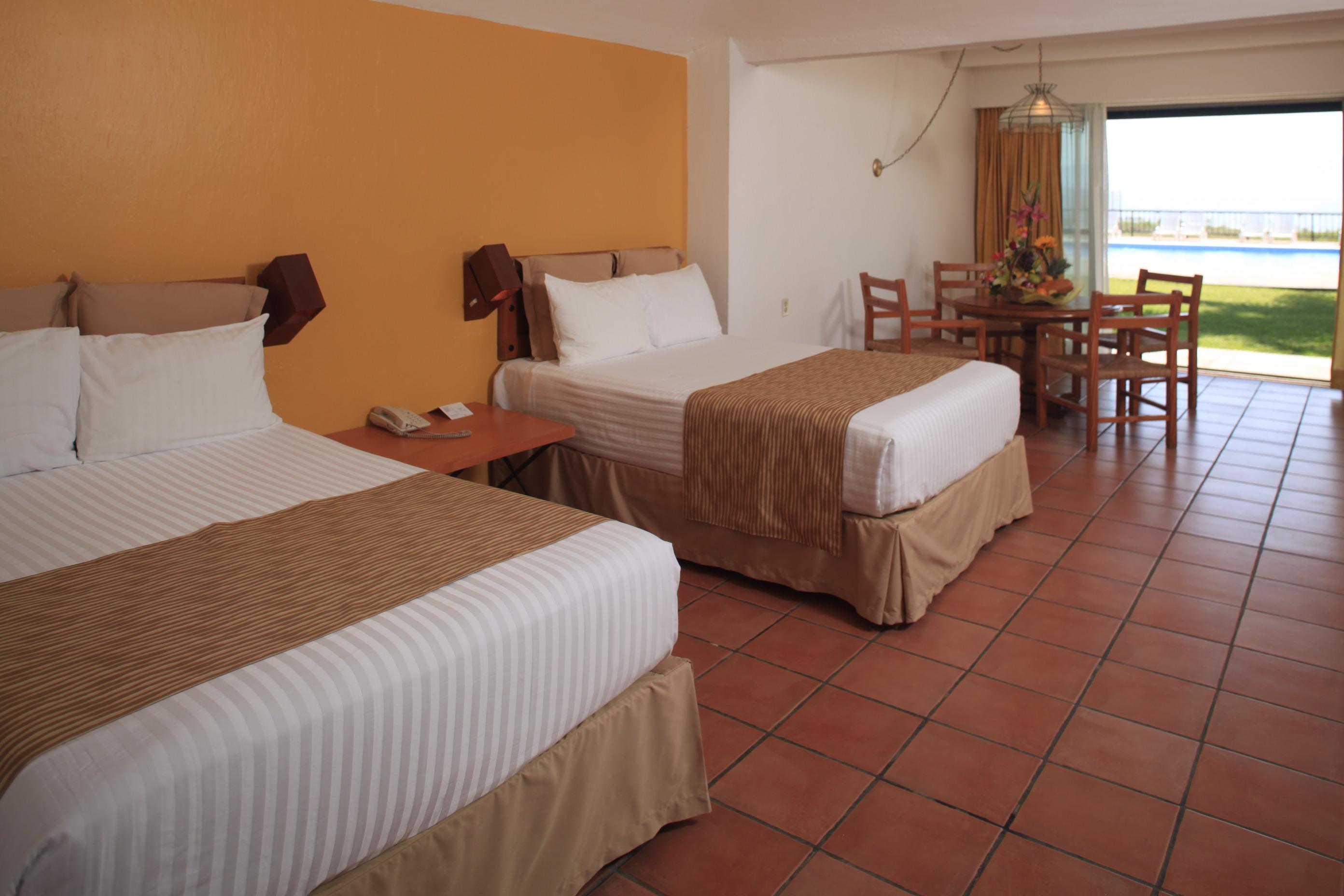 Real De Chapala Hotel 4*