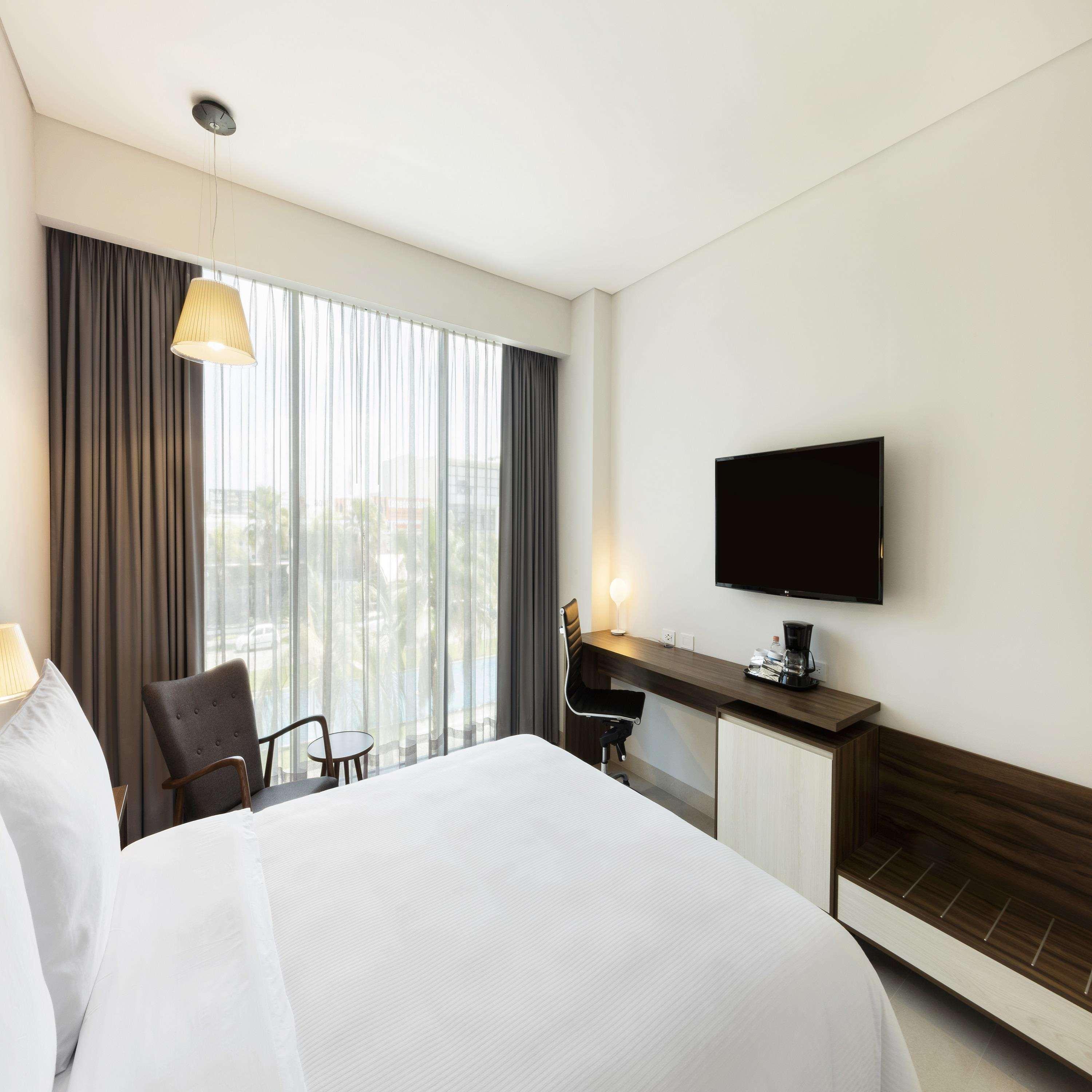 Hampton By Hilton Cumbres