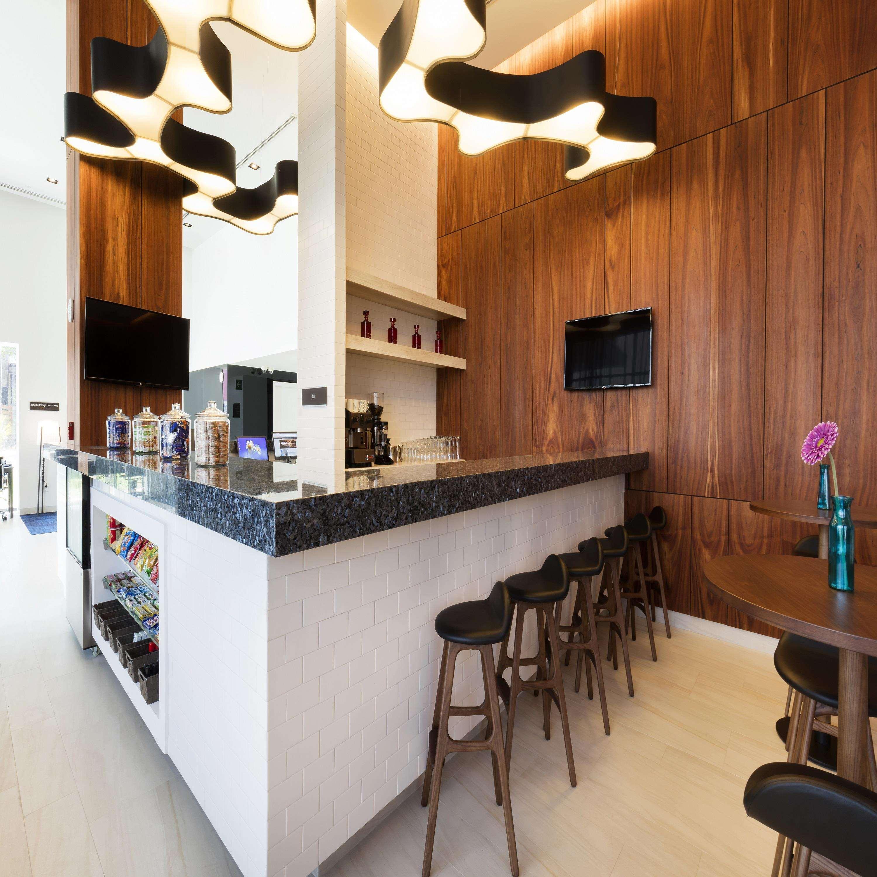 Hotel Hampton By Hilton Cumbres