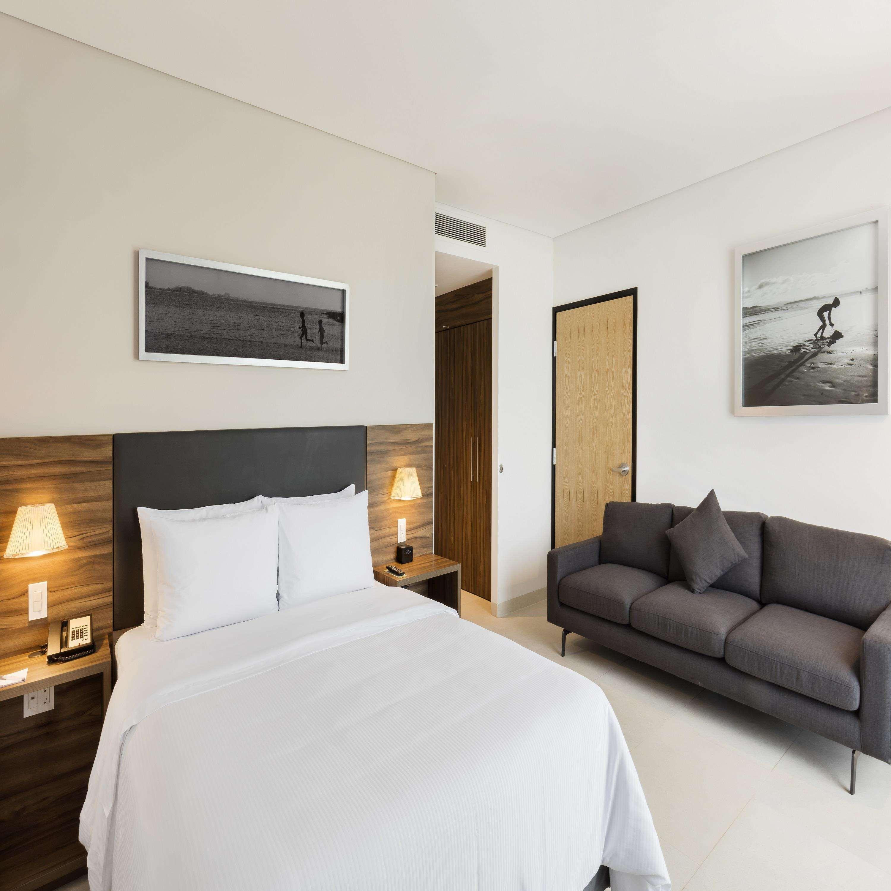 Hampton By Hilton Cumbres