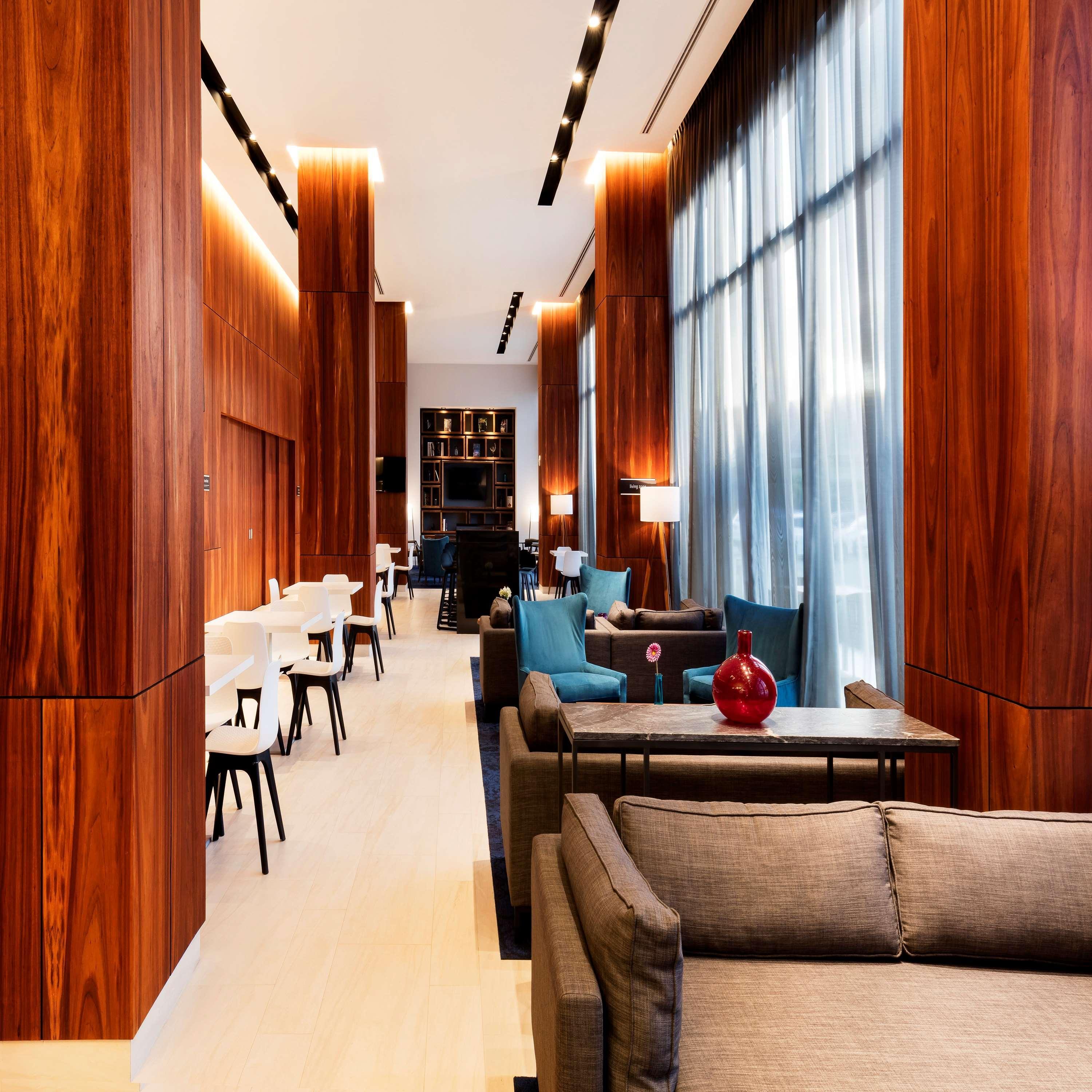 Hotel Hampton By Hilton Cumbres 3*