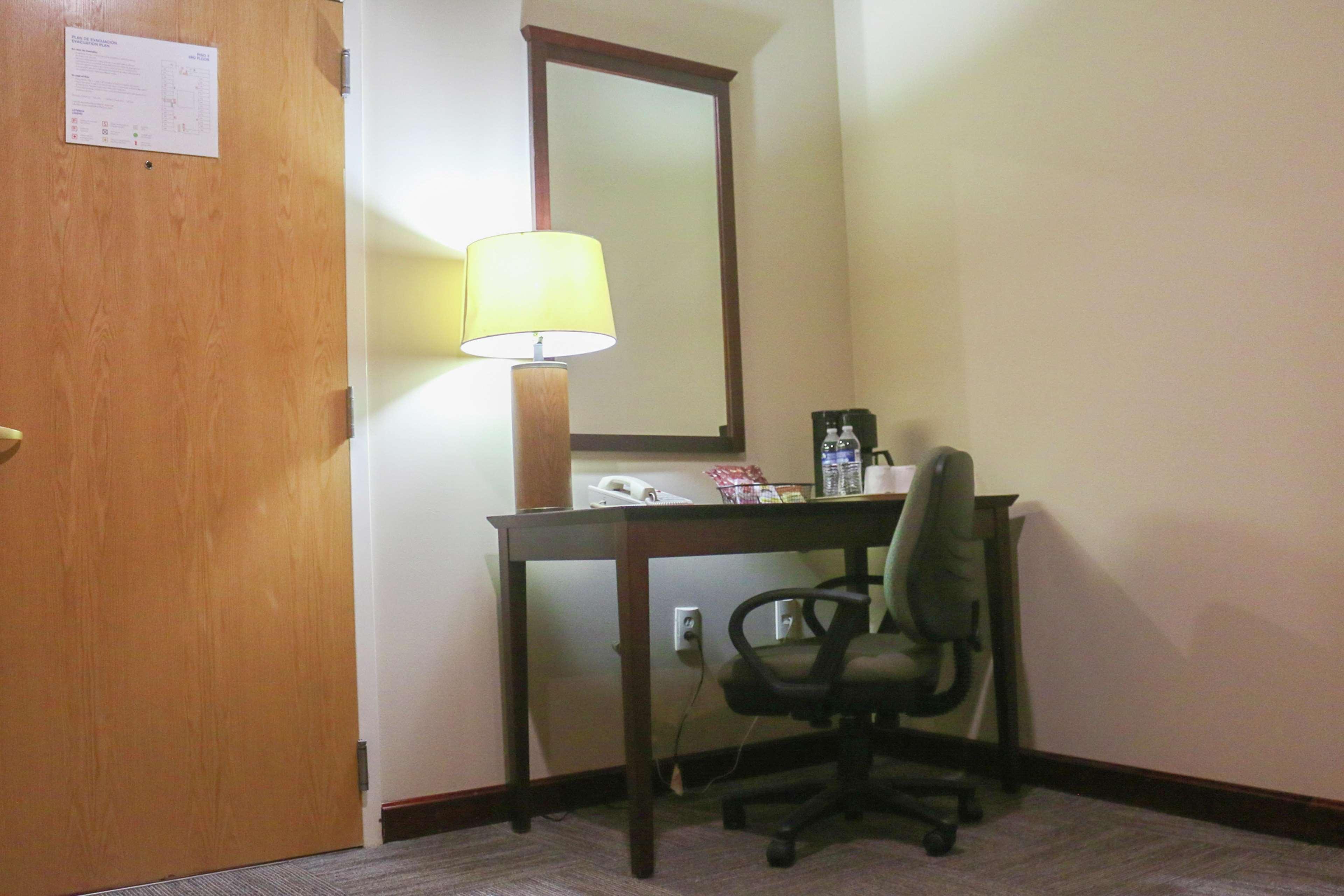 Hampton Zona Dorada Hotel 3*