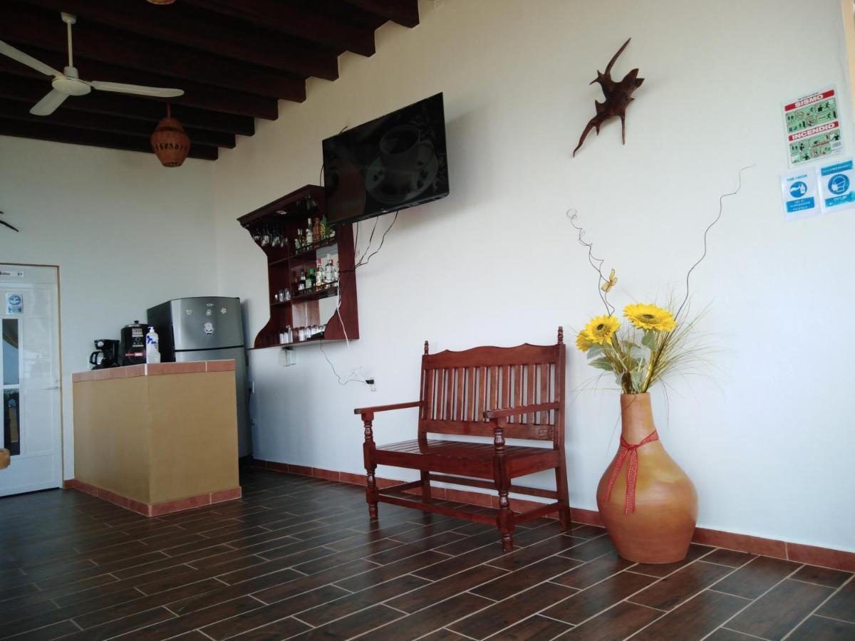 Gloria's Hotel