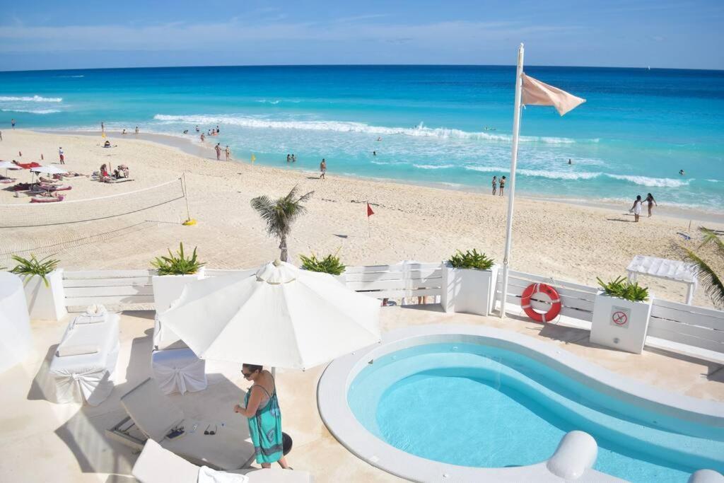 Estudio A Pie Playa, Increibles Vistas, Alberca, Gym, Jacuzzi, 3502 Apartment *