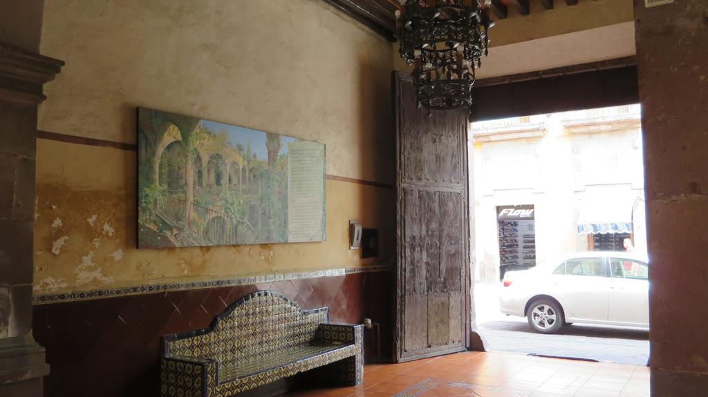 Hidalgo 3*