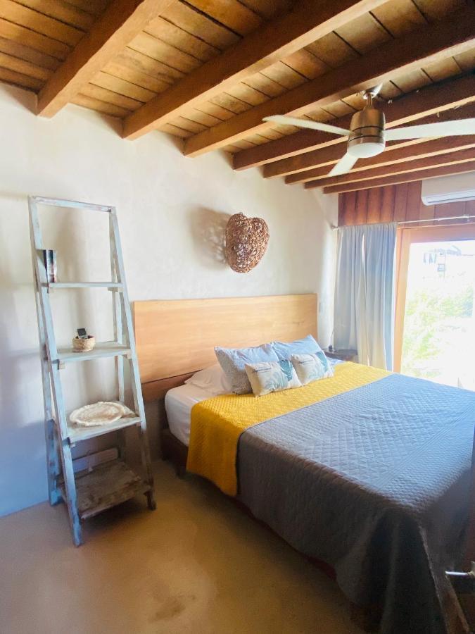 Laisla Villa *