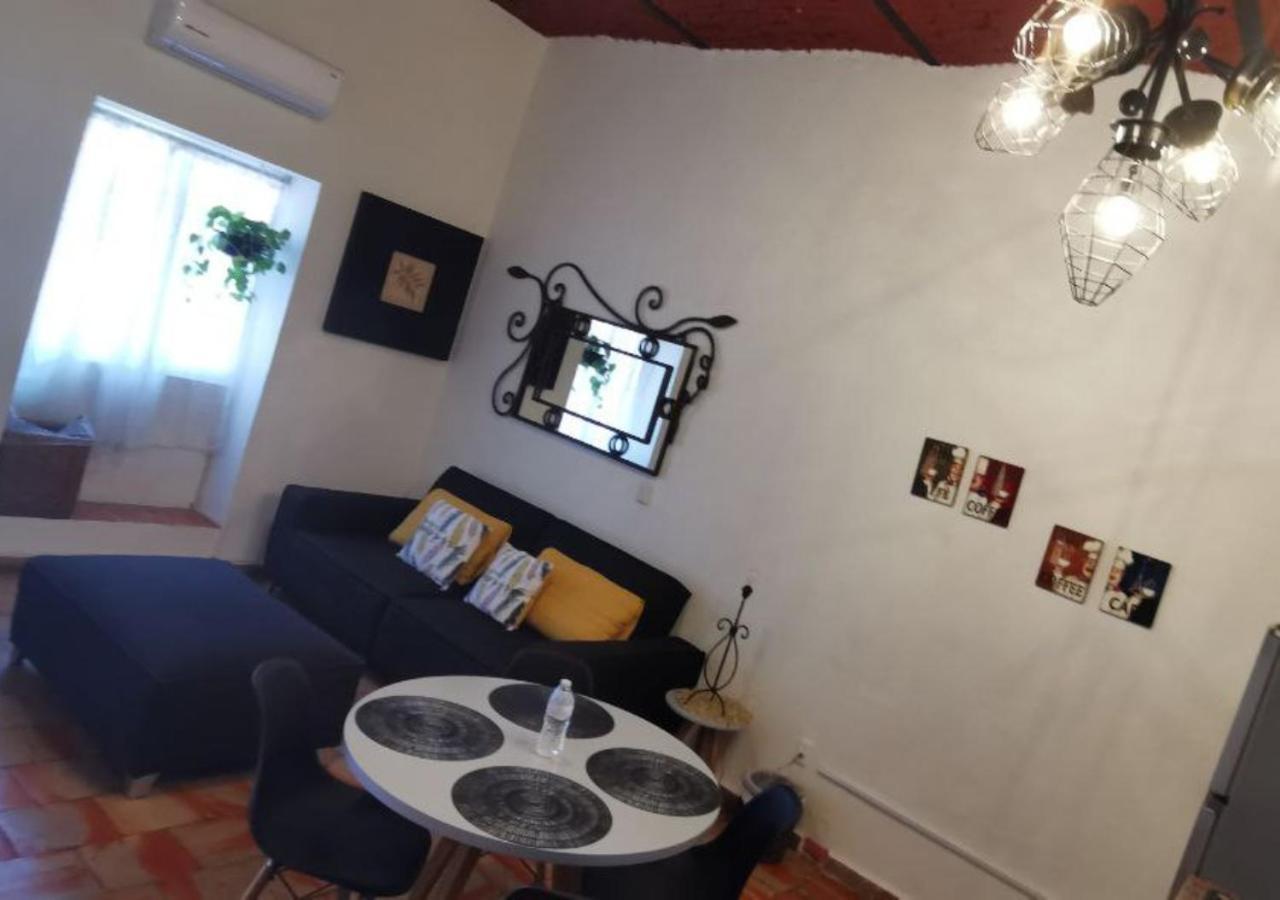 Bed & Breakfast Rosa Morada Tlaquepaque