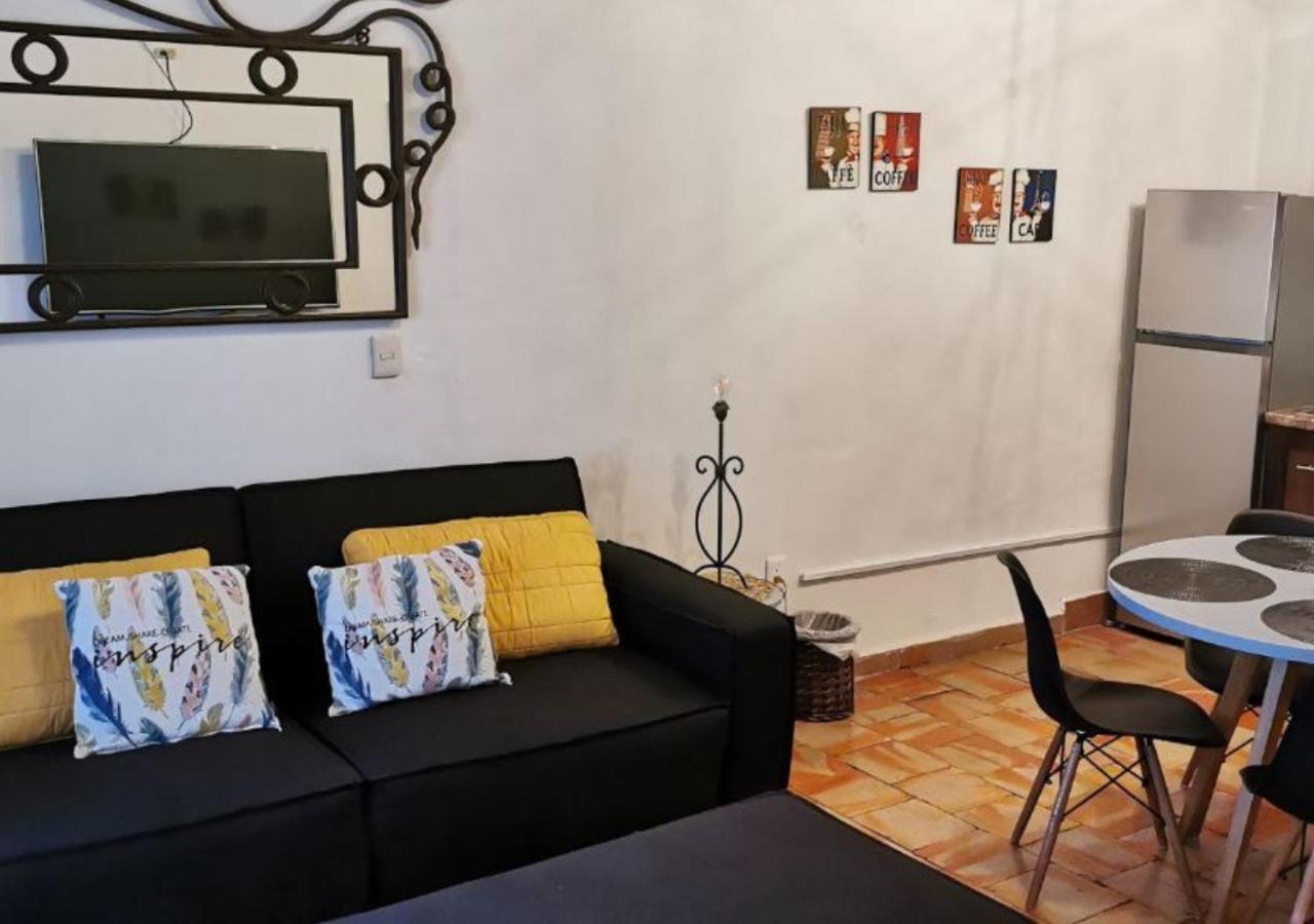 Rosa Morada Bed & Breakfast Tlaquepaque