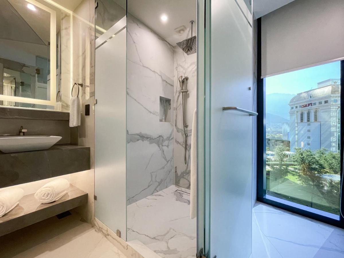 Safi Royal Luxury Metropolitan Hotel