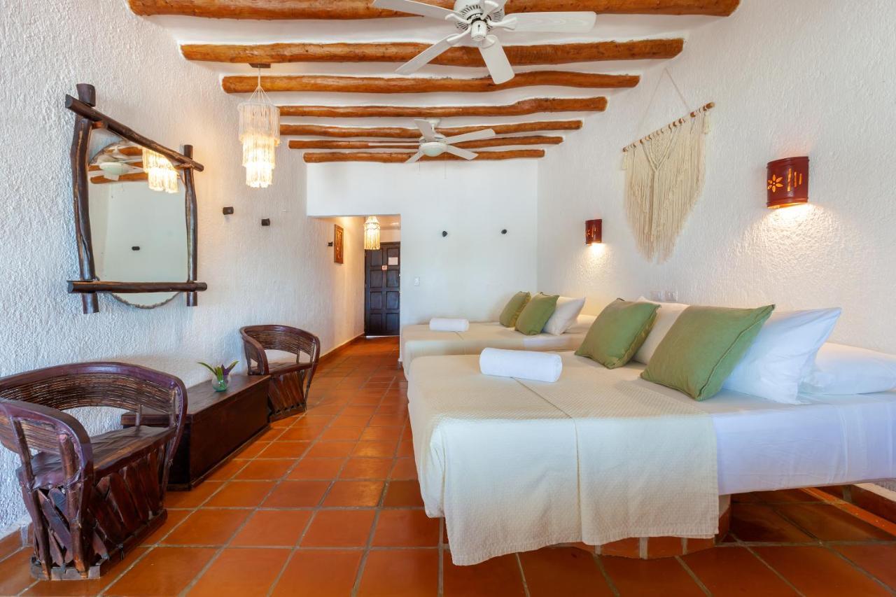Beachfront La Palapa - Adults Only 3*