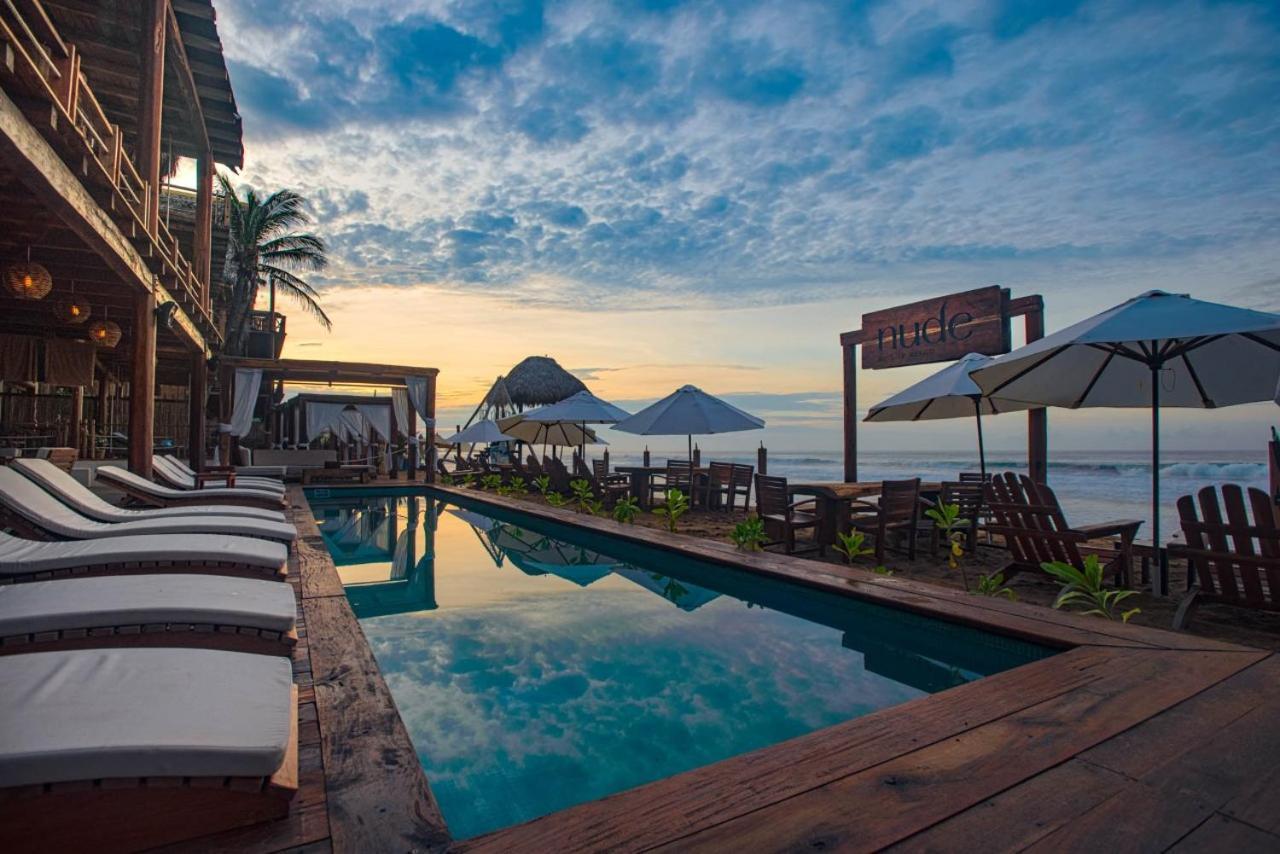 Nude & Club Zipolite